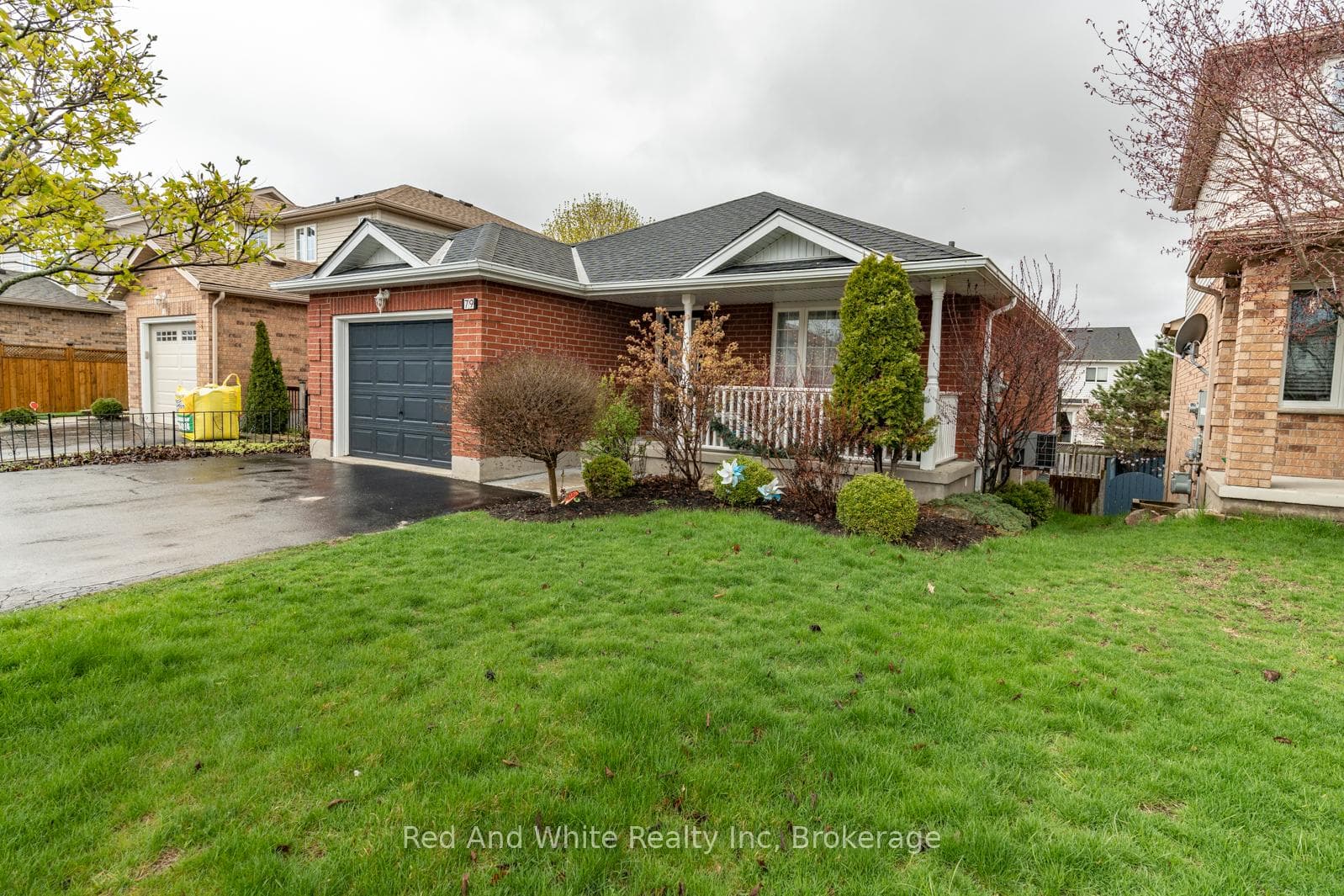 79 Munroe Crescent Unit UPPER photo 1