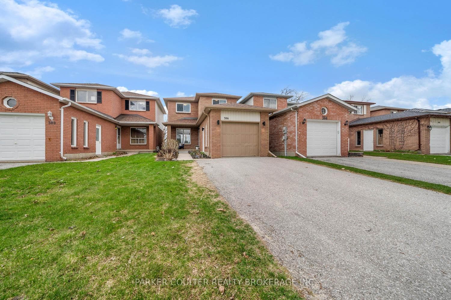 386 Livingstone Street photo 2