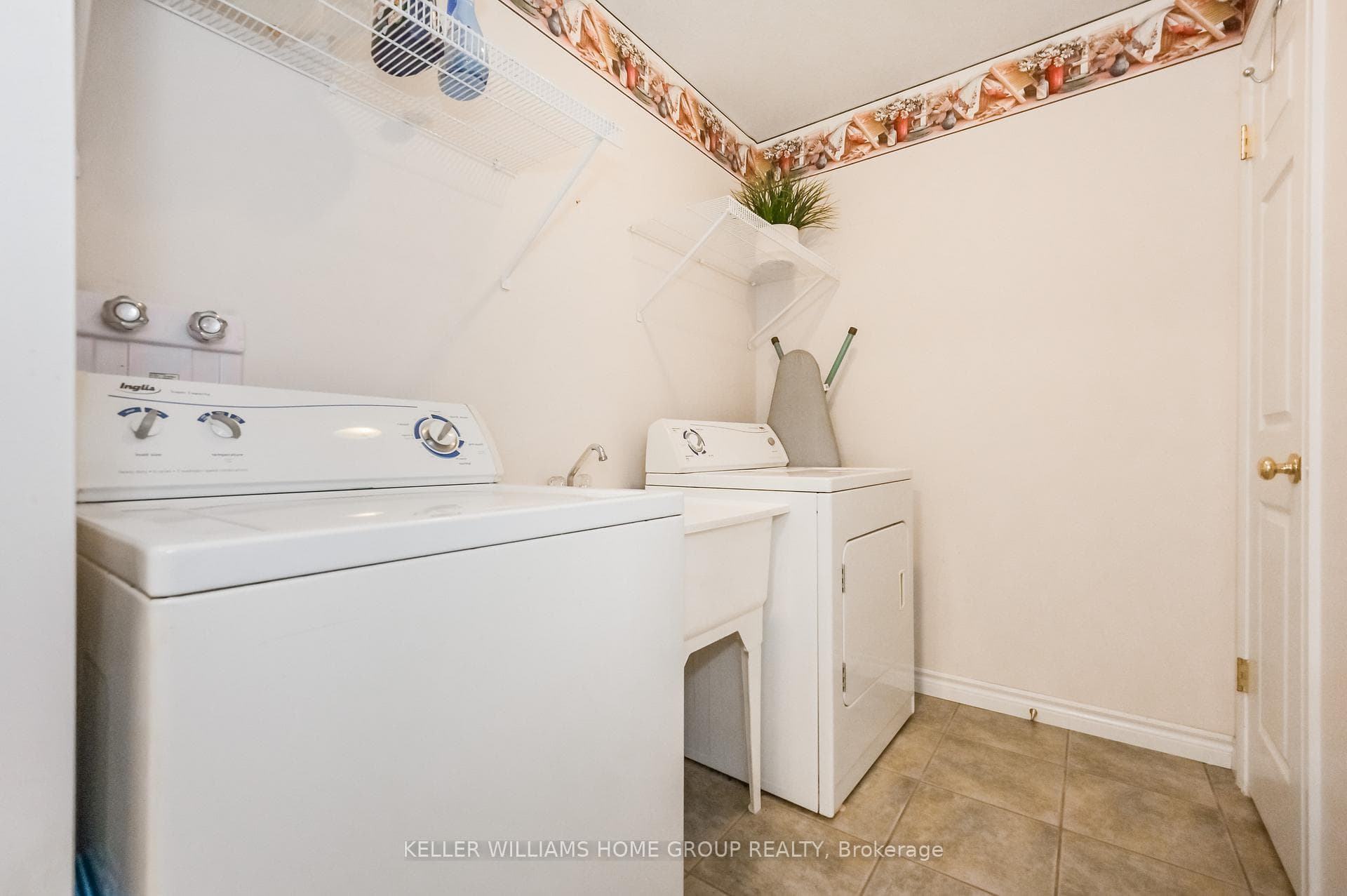 115 Andrews Drive photo 18