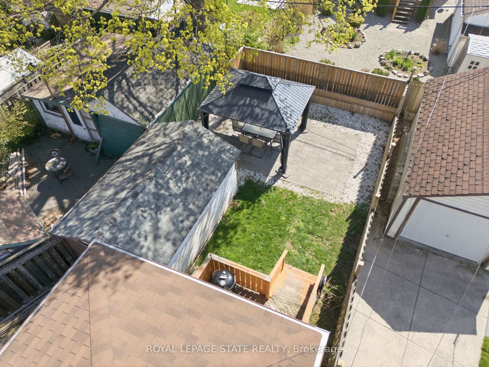 69 Houghton Avenue photo 27