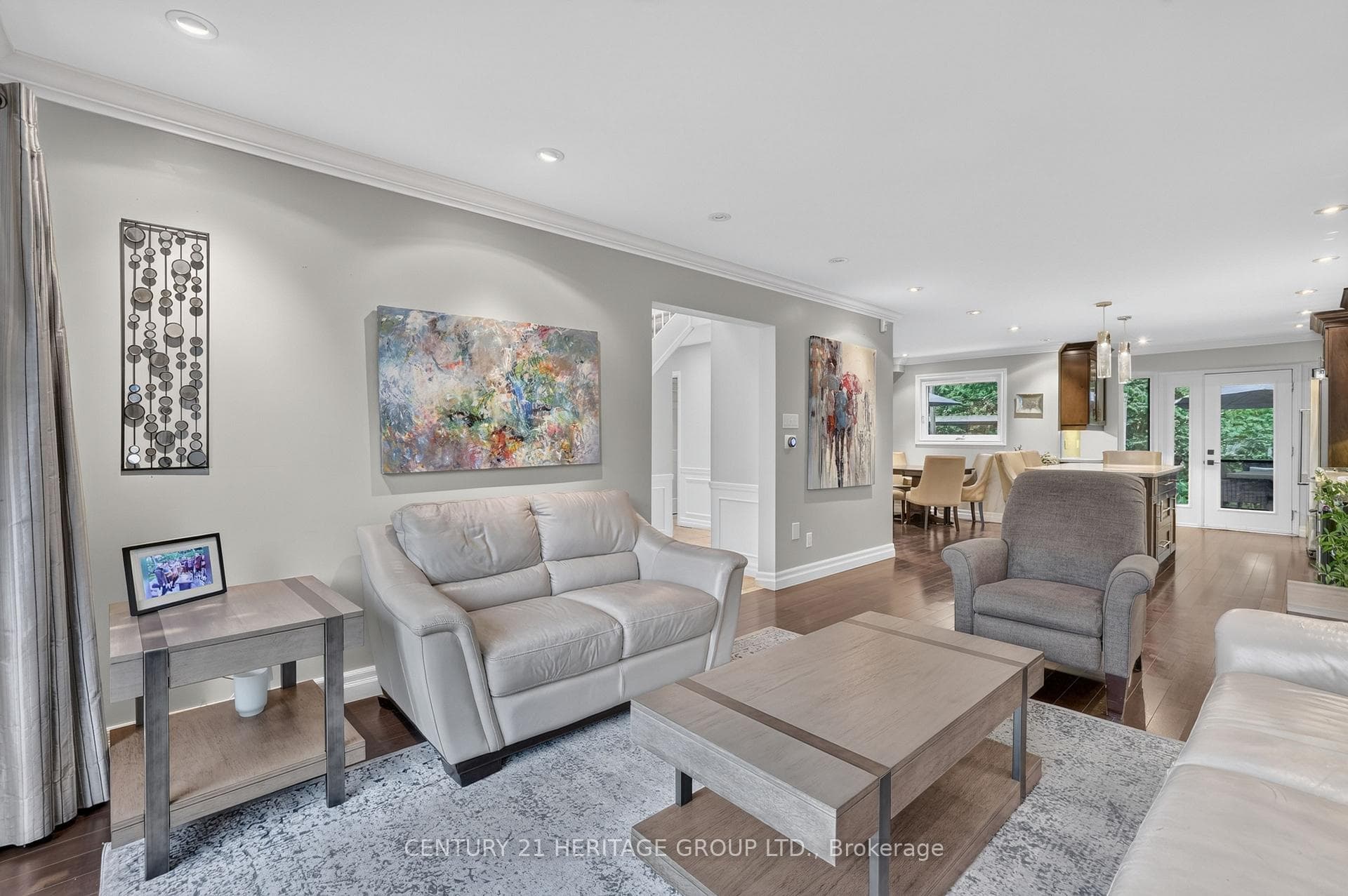 28 Innis Crescent photo 9