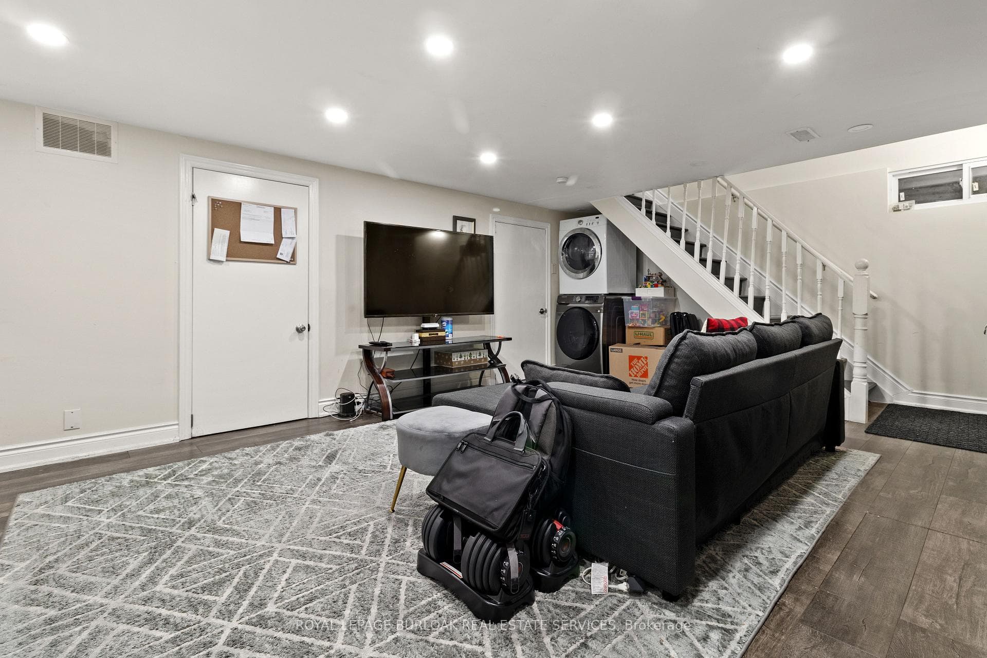 61 Goldfinch Road Unit LOWER photo 8