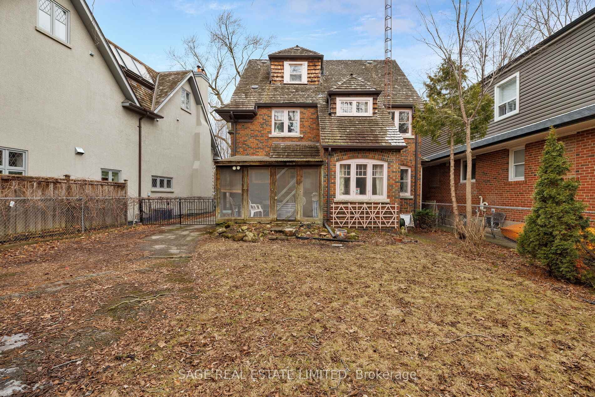 29 Strath Avenue photo 37