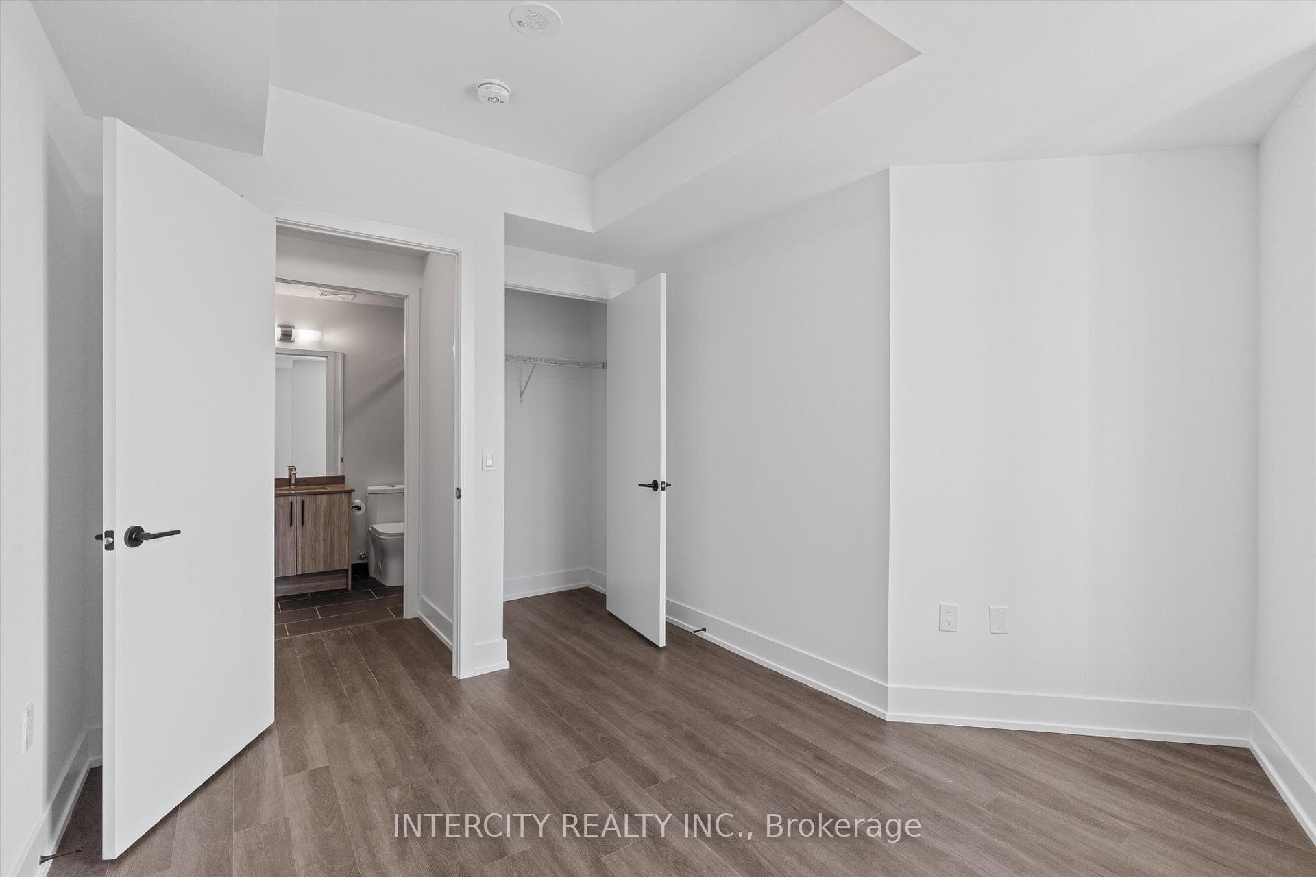 2075 King Road Unit 325 photo 16