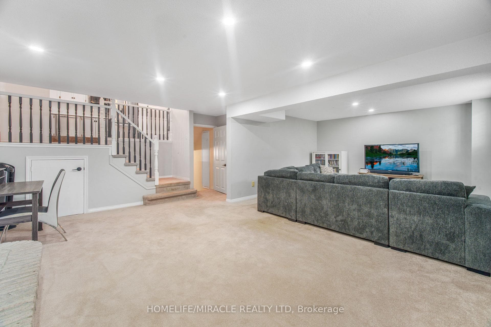 23 Millpond Place photo 33