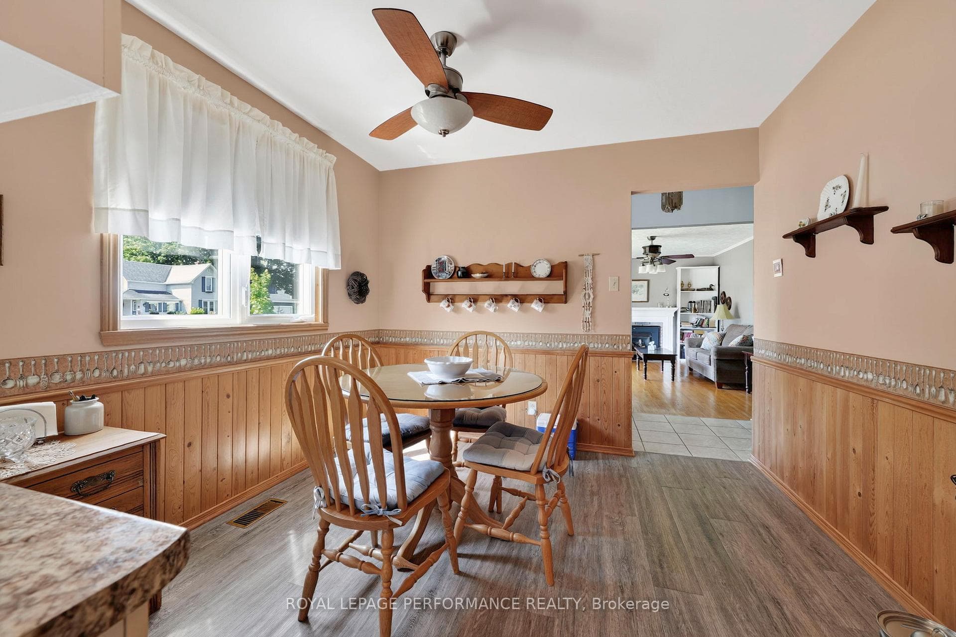 32 Frost Avenue photo 16
