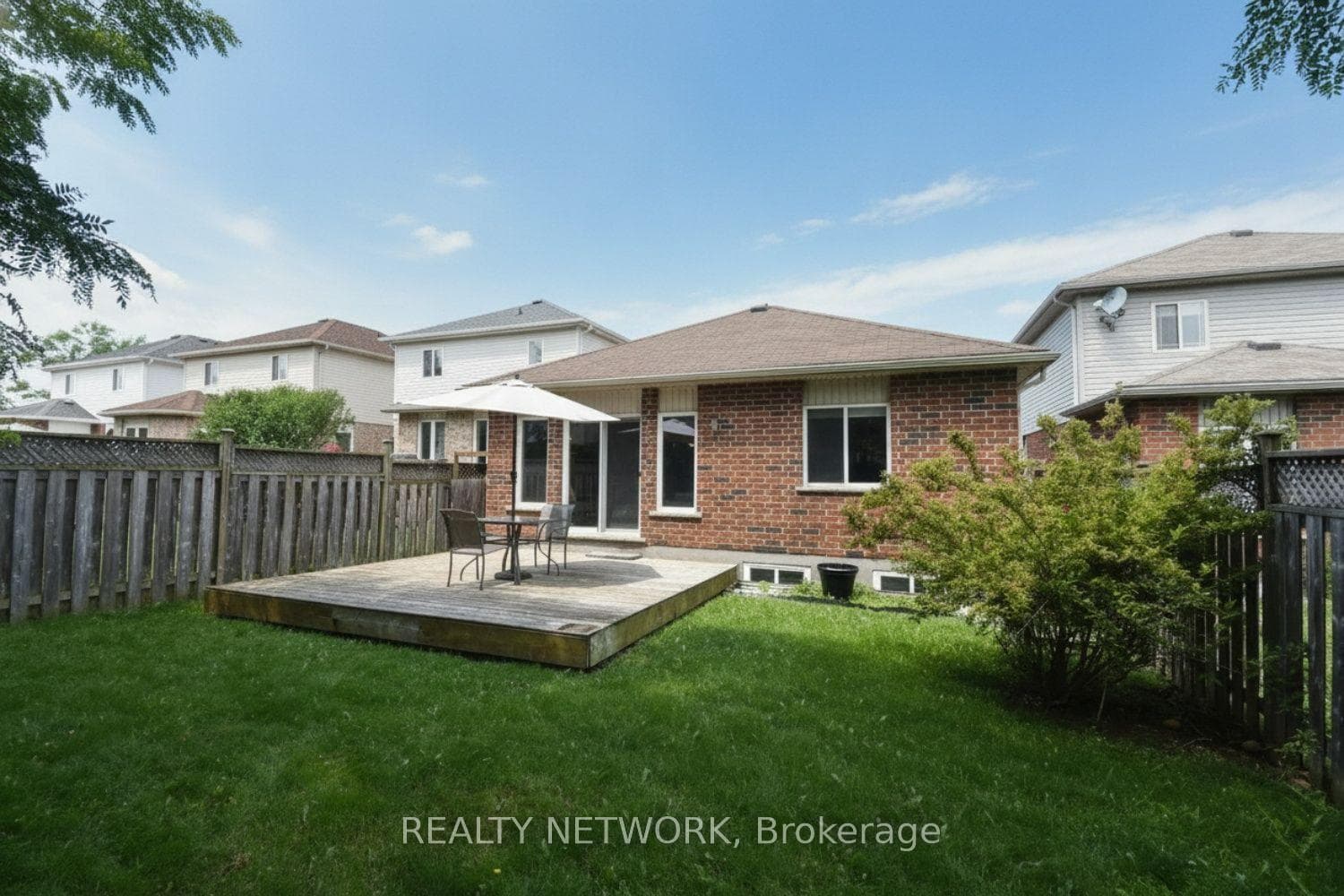 132 Clough Crescent photo 32