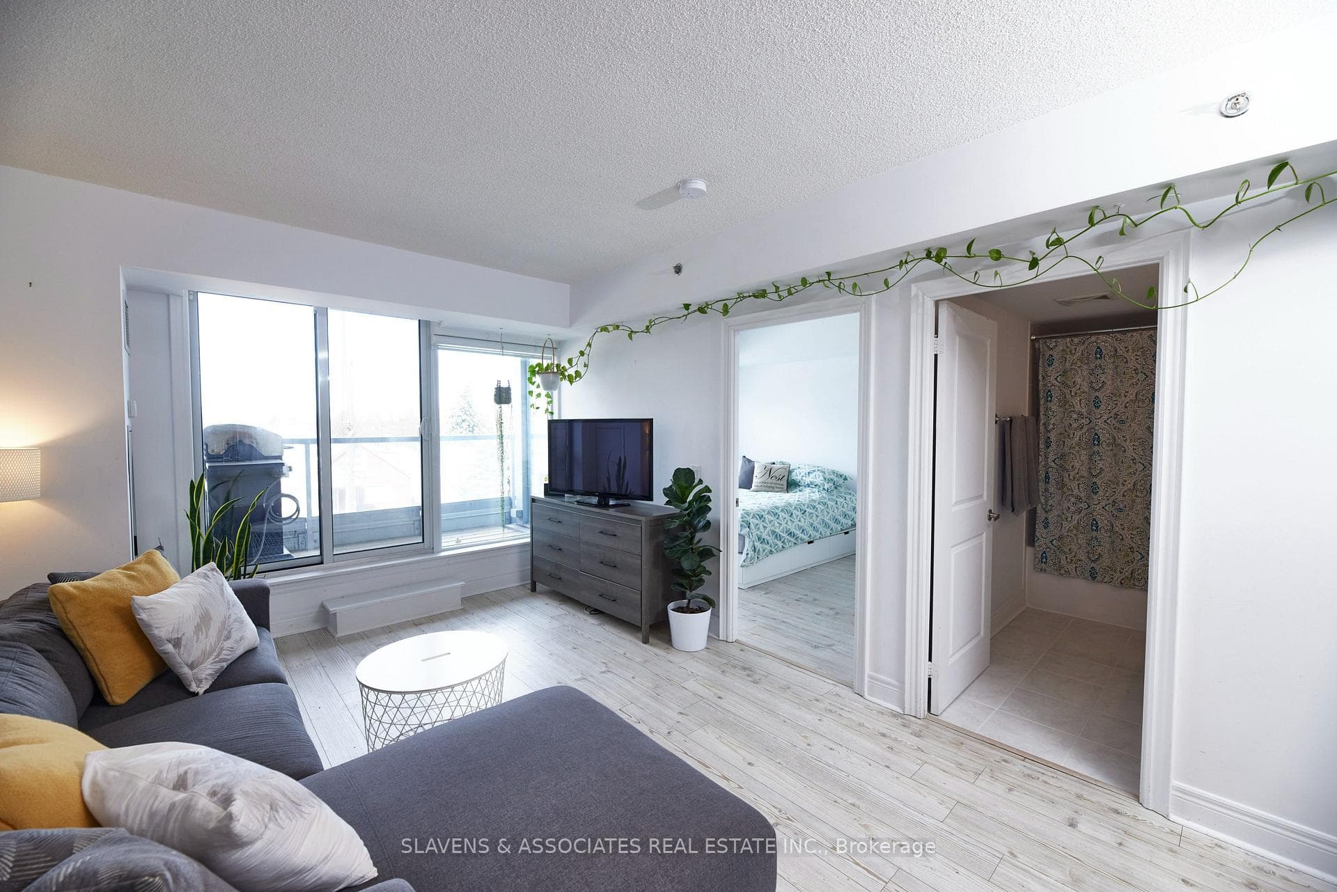 701 Sheppard Avenue Unit 321 photo 4