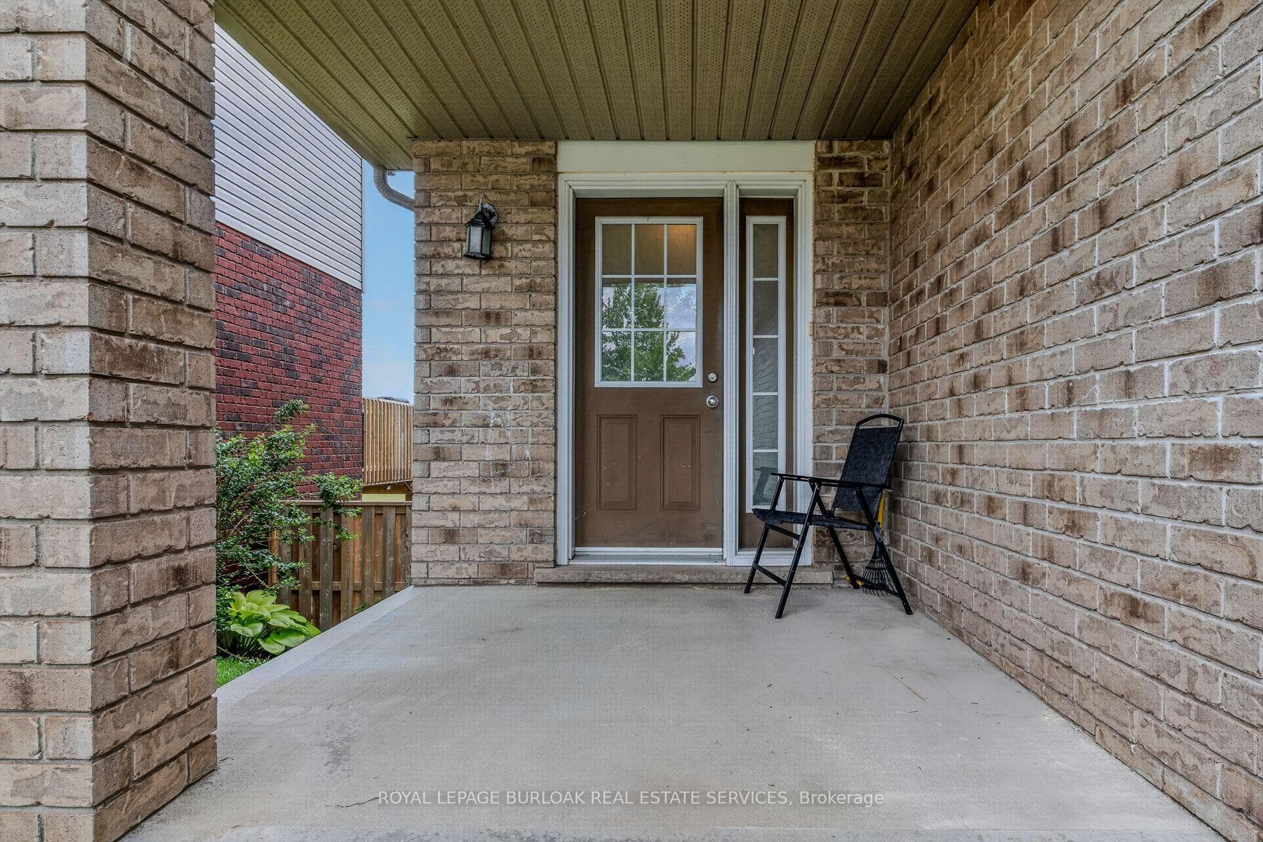 571 Champlain Avenue photo 3