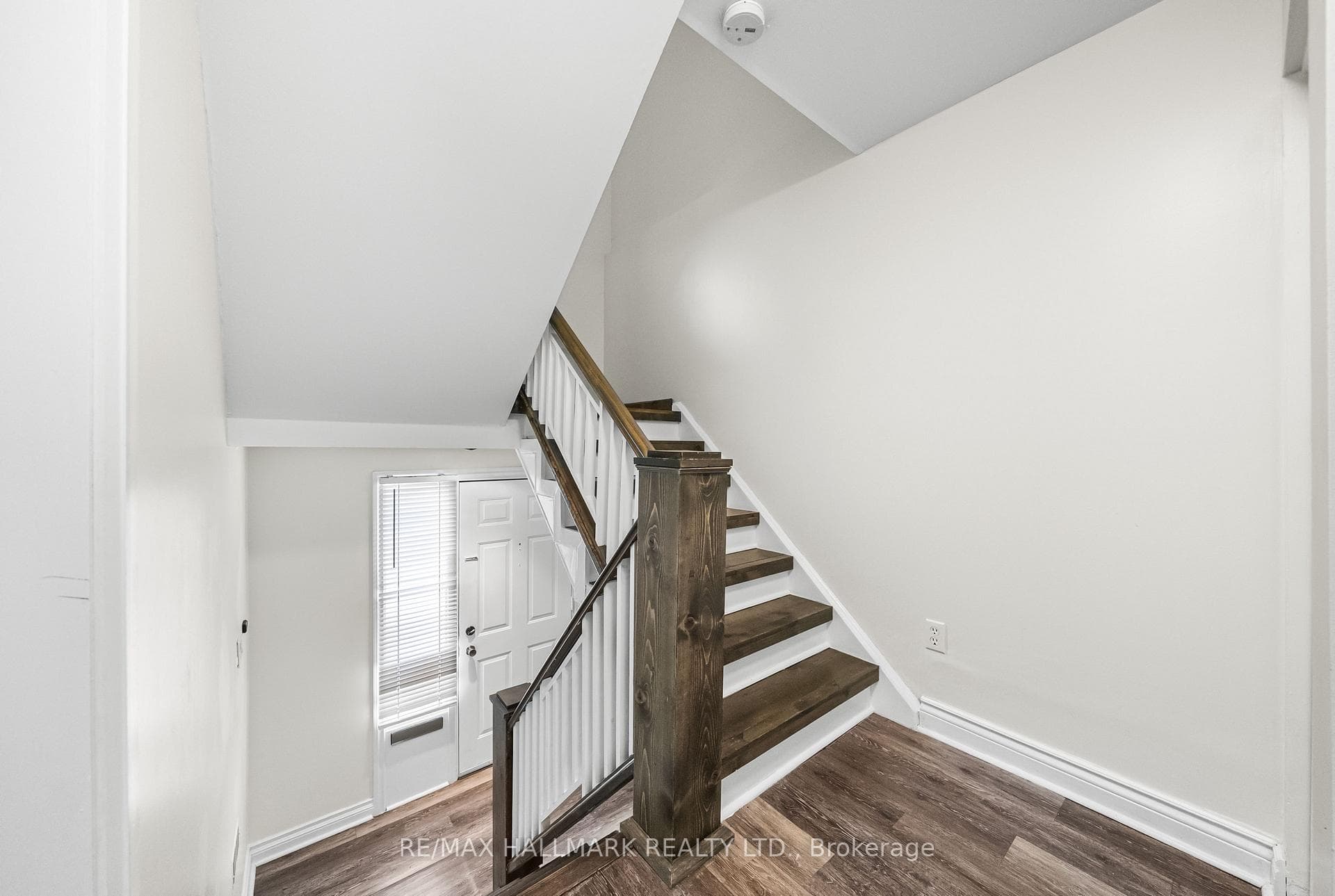 11 Tangle Briar Way photo 13