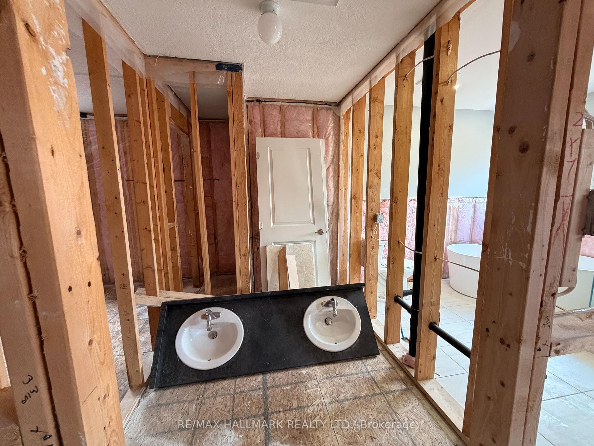 86 Holt Drive photo 26