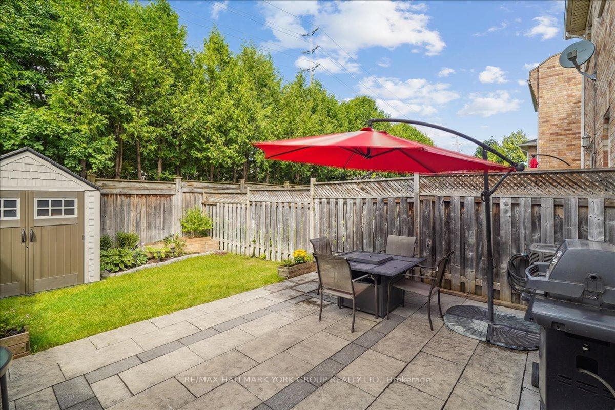 530 Ainsworth Drive photo 24