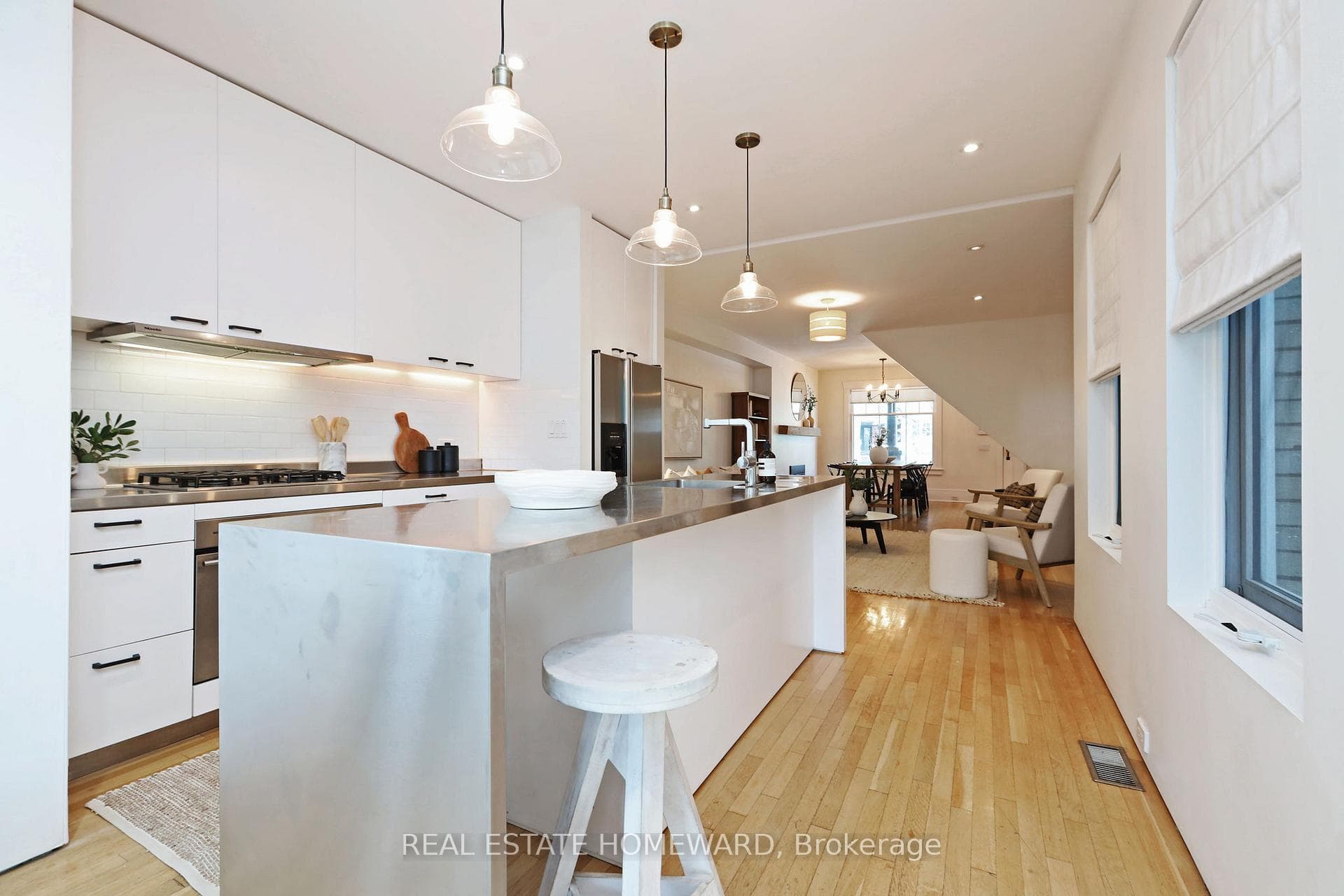 25 Saunders Avenue photo 11