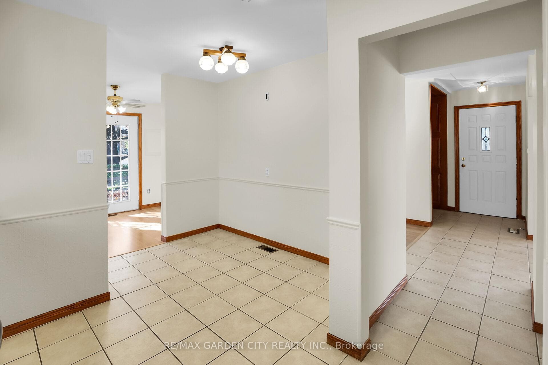 71 Grenadier Drive photo 10
