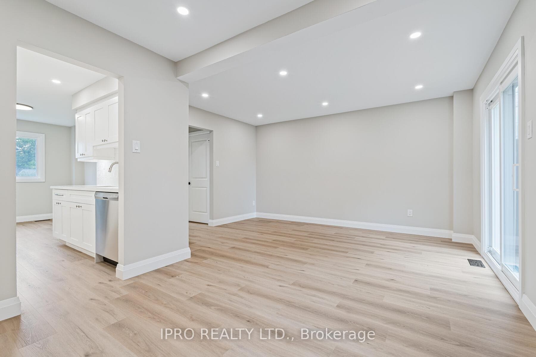 59 Maple Avenue Unit 2 photo 8