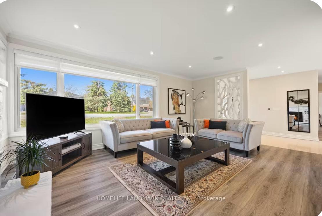 1739 Mount Albert Road photo 24