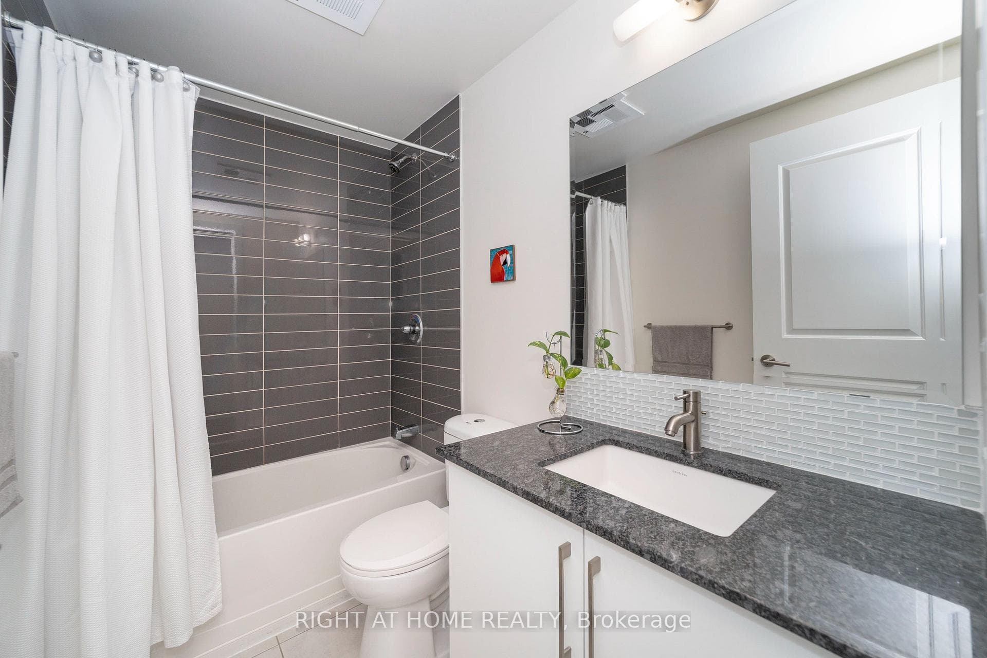 485 RICHMOND Road Unit 1309 photo 18