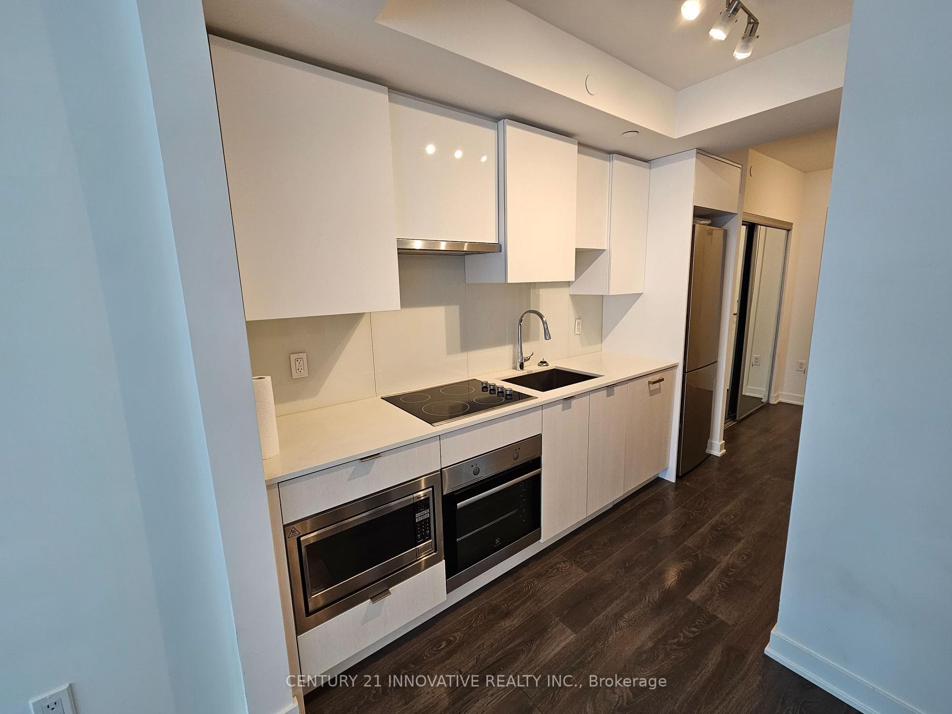 99 Broadway Avenue Unit 3307 photo 3