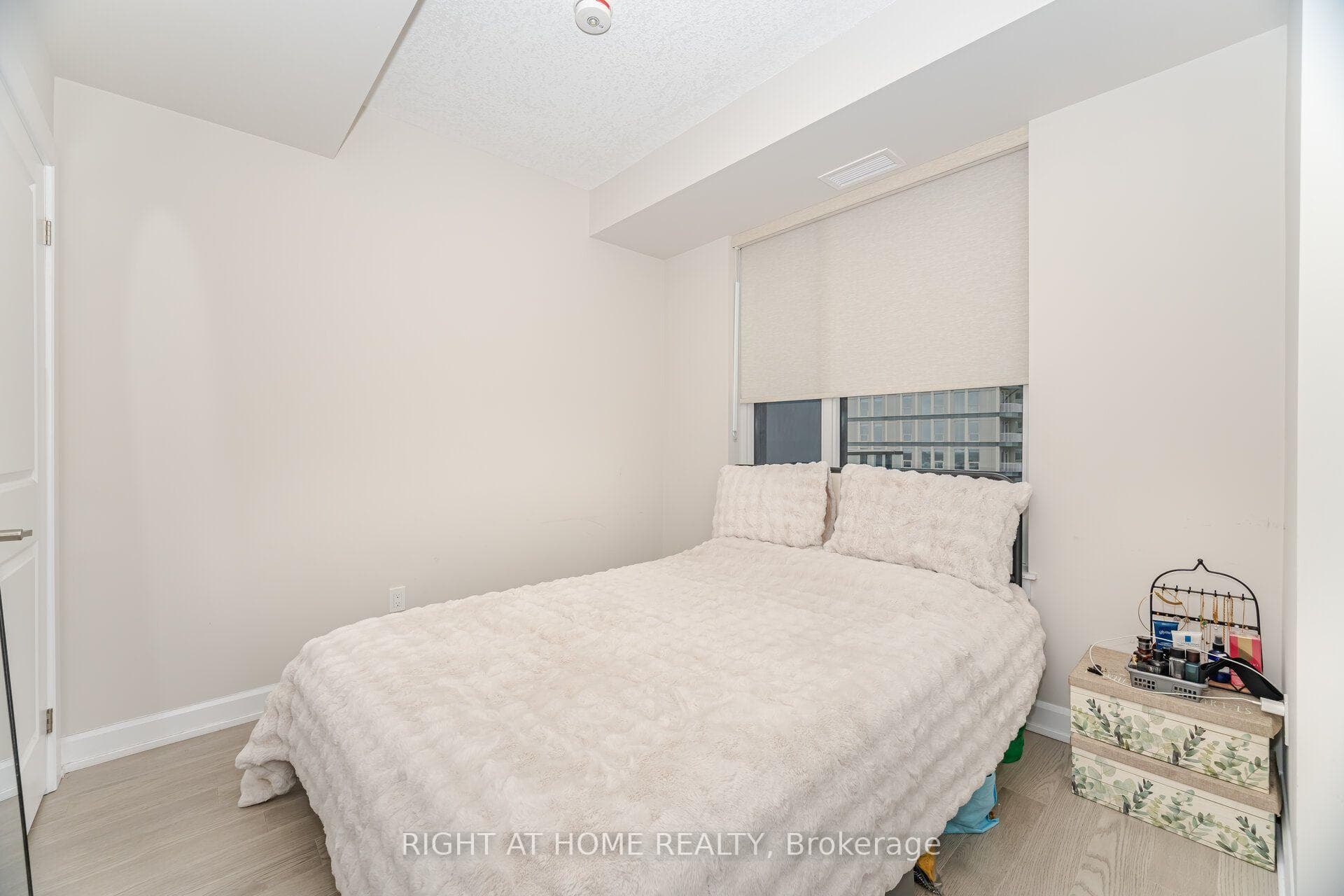 3220 WILLIAM COLTSON Avenue Unit 1808 photo 23