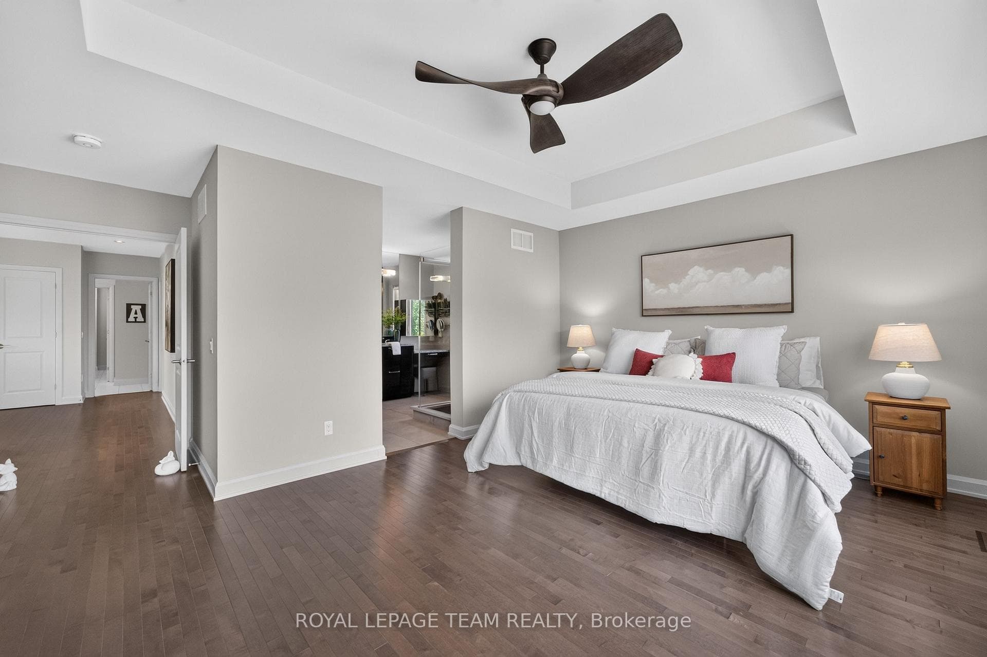 252 Sunnyridge Crescent photo 22