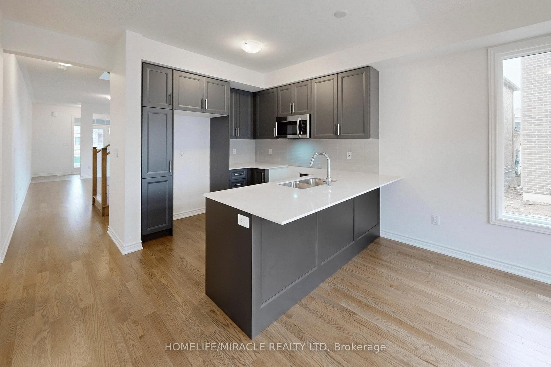 1460 Chamomile Crescent photo 19