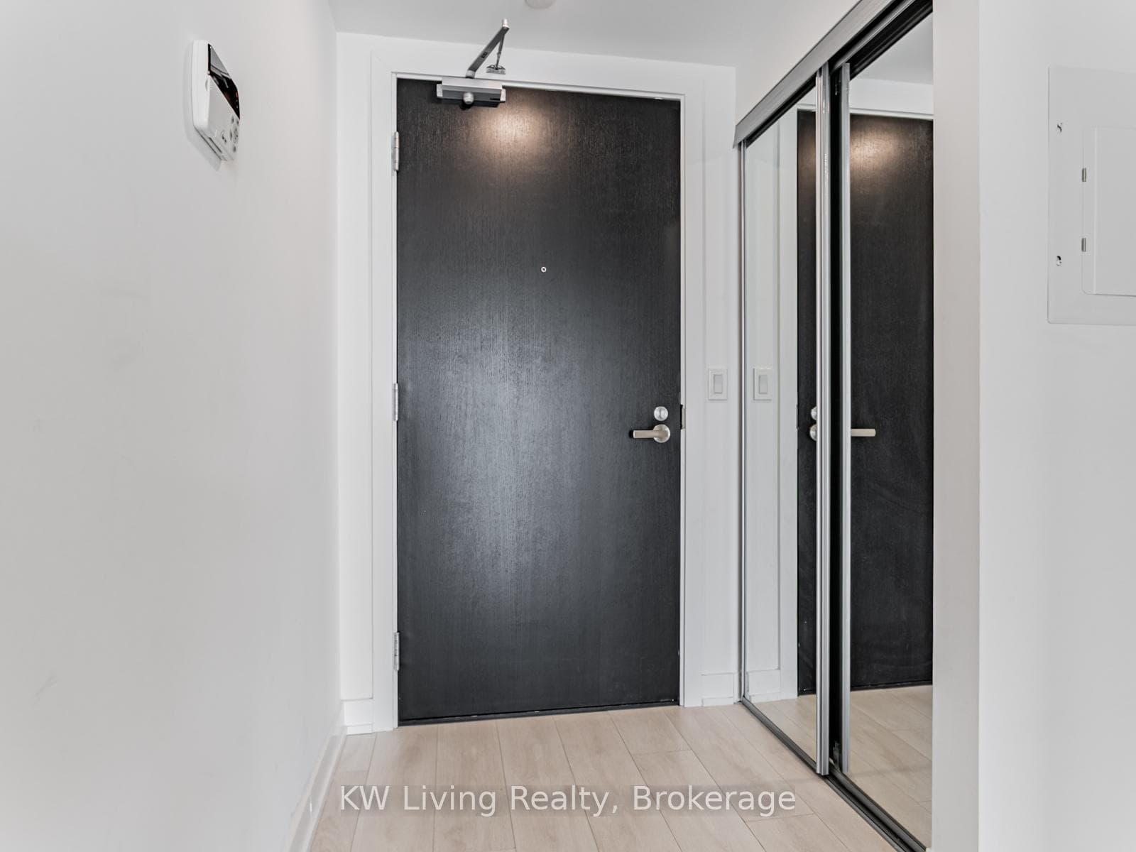 501 Yonge Street Unit 2011 photo 1