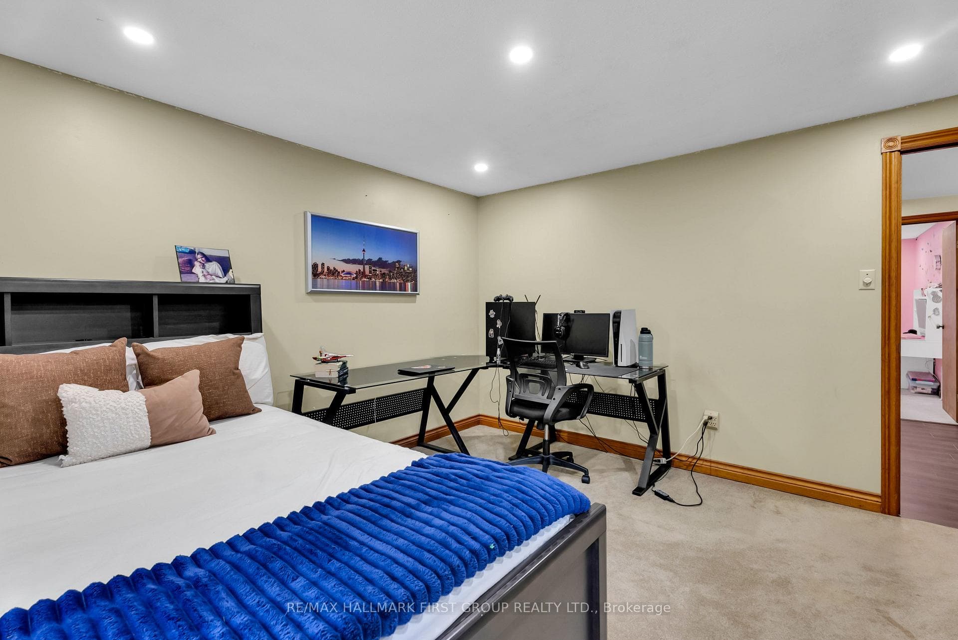 630 Camelot Drive photo 25
