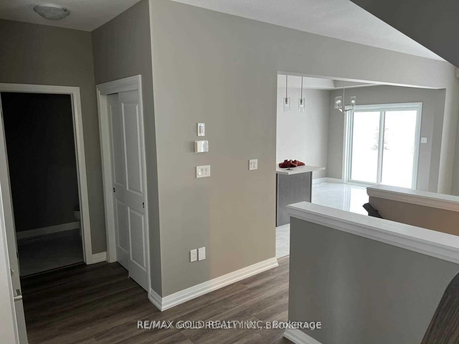 4552 Portage Road Unit 6 photo 4