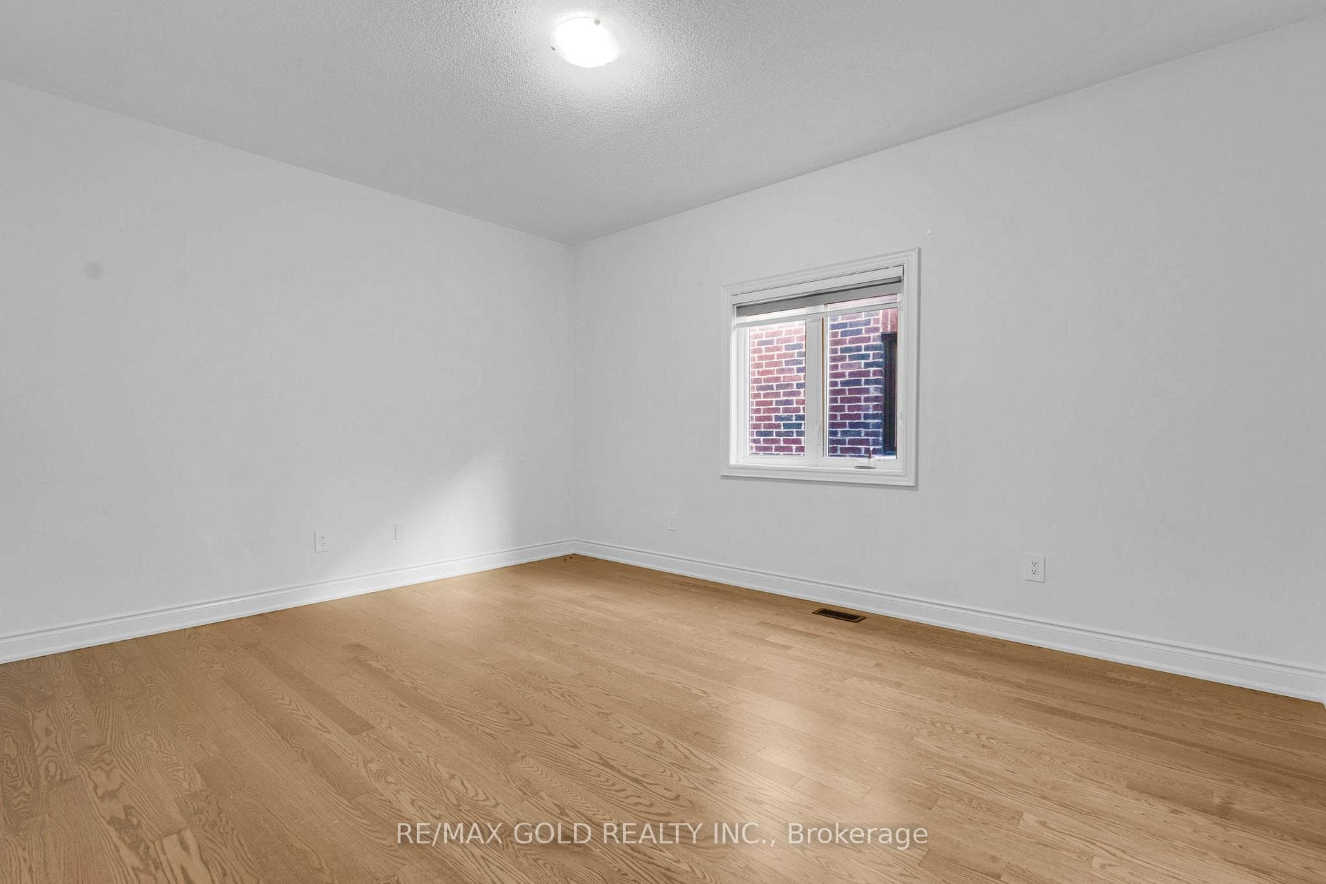 23 Bermondsey Way photo 26