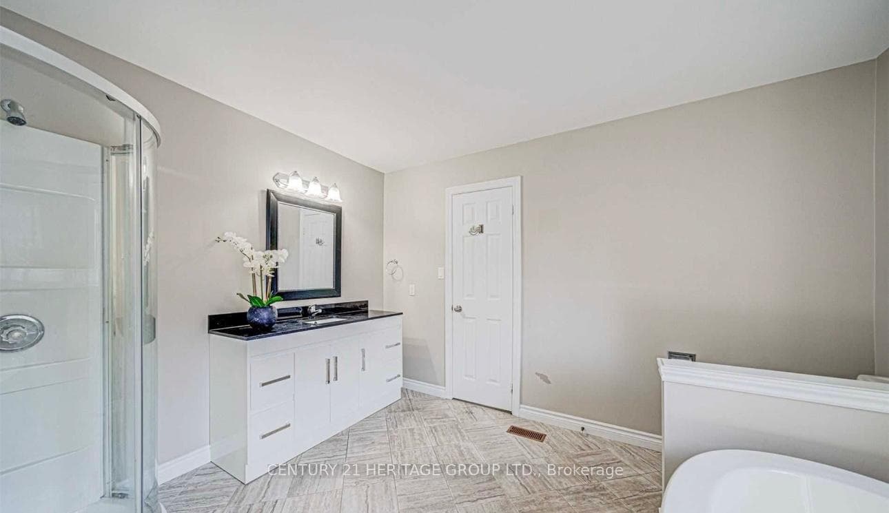 27 Hammond Drive Unit Main photo 13