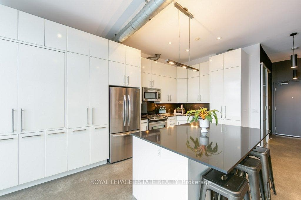 952 Kingston Road Unit 504 photo 19