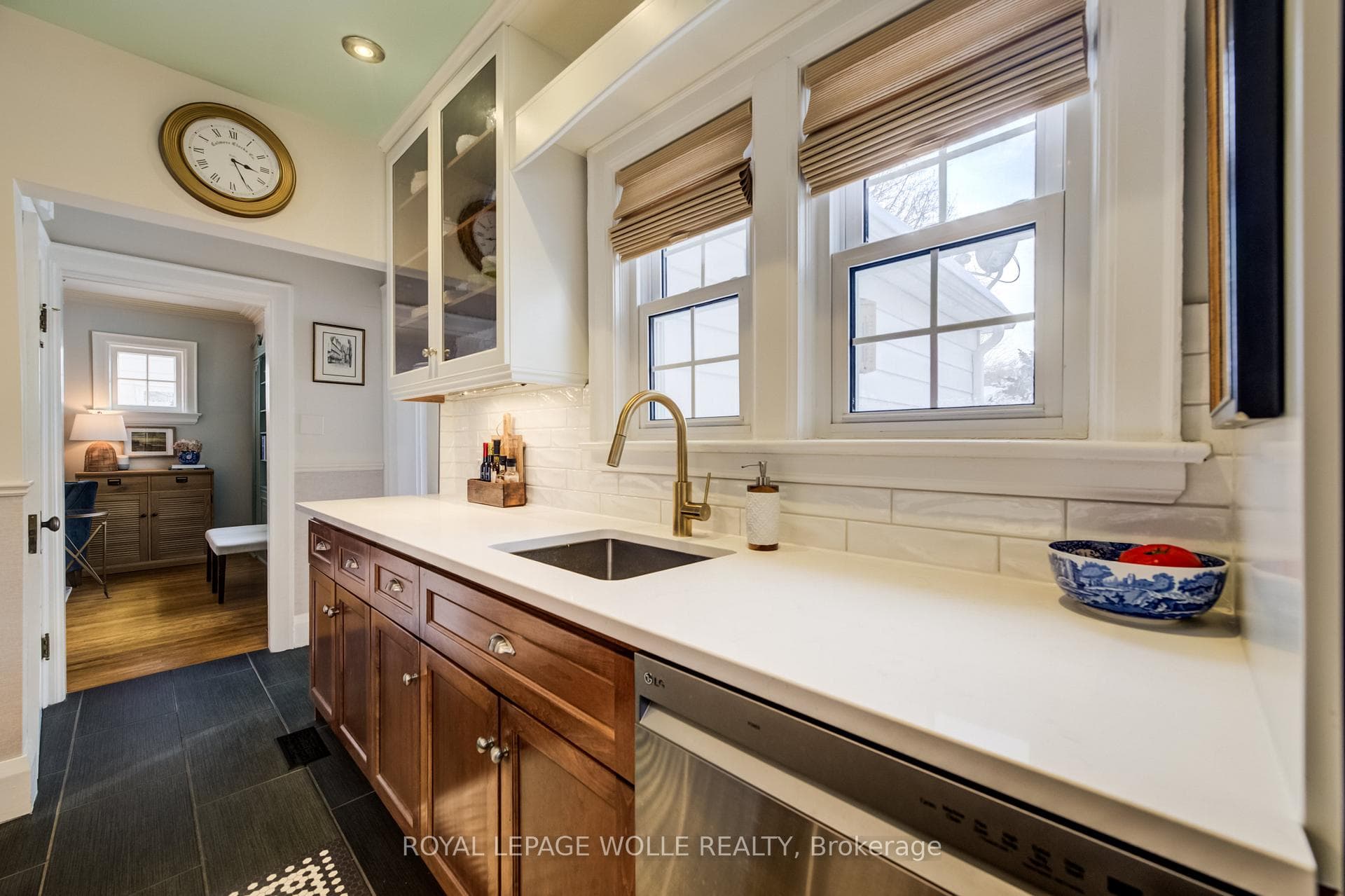 8 Lowrey Avenue photo 16