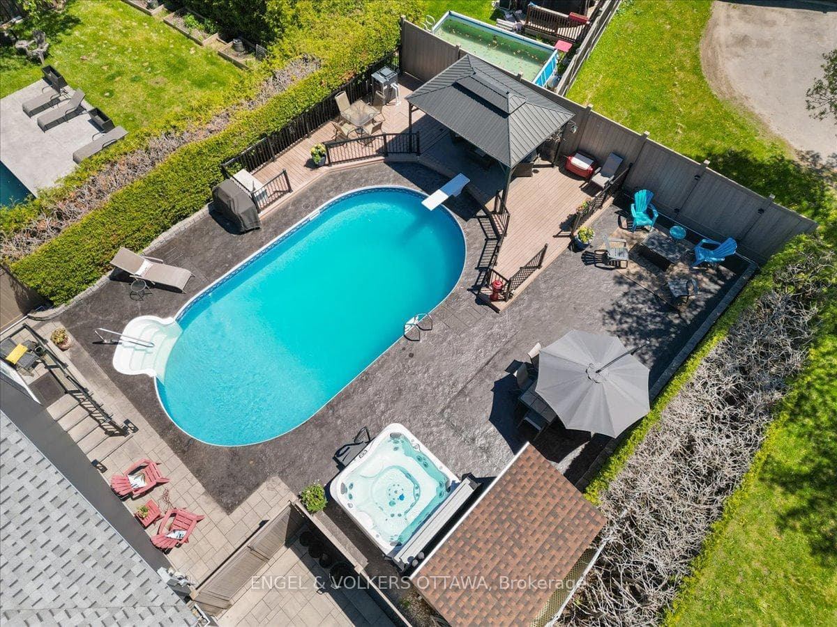 Backyard Retreat!