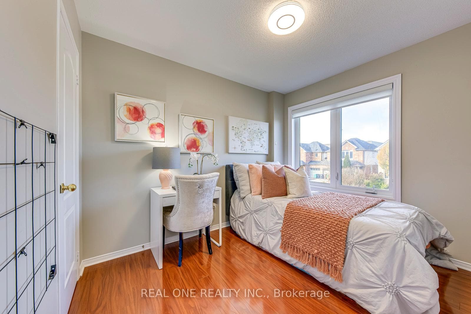 2470 Bankside Drive photo 24