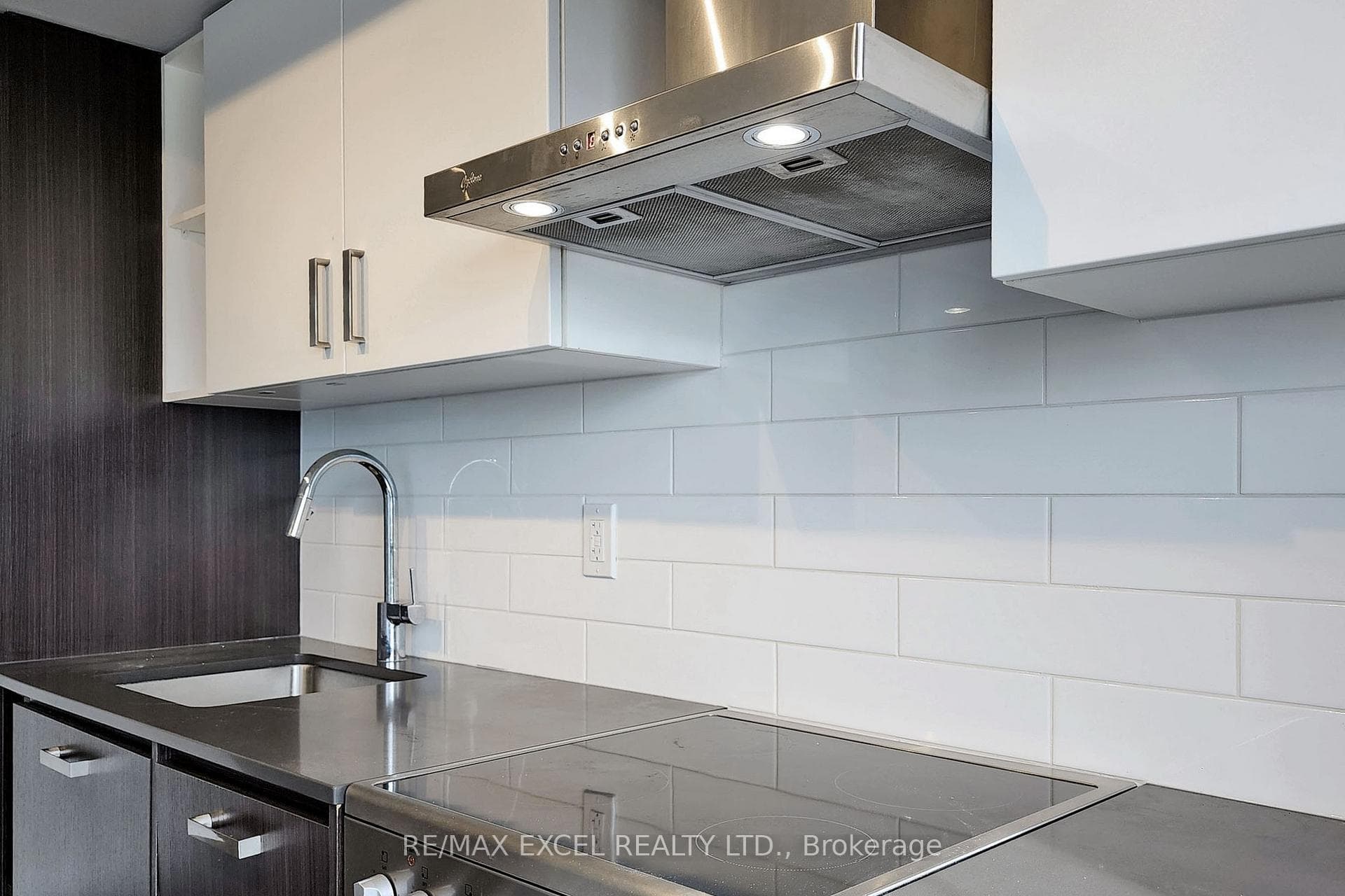 125 Redpath Avenue Unit 1411 photo 21