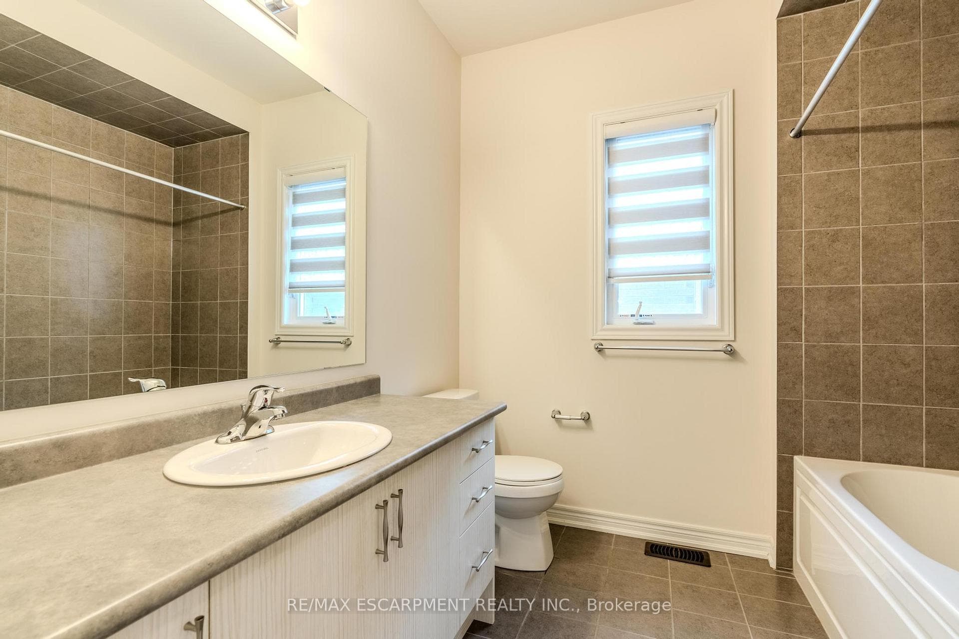 83 Great Falls Boulevard photo 17