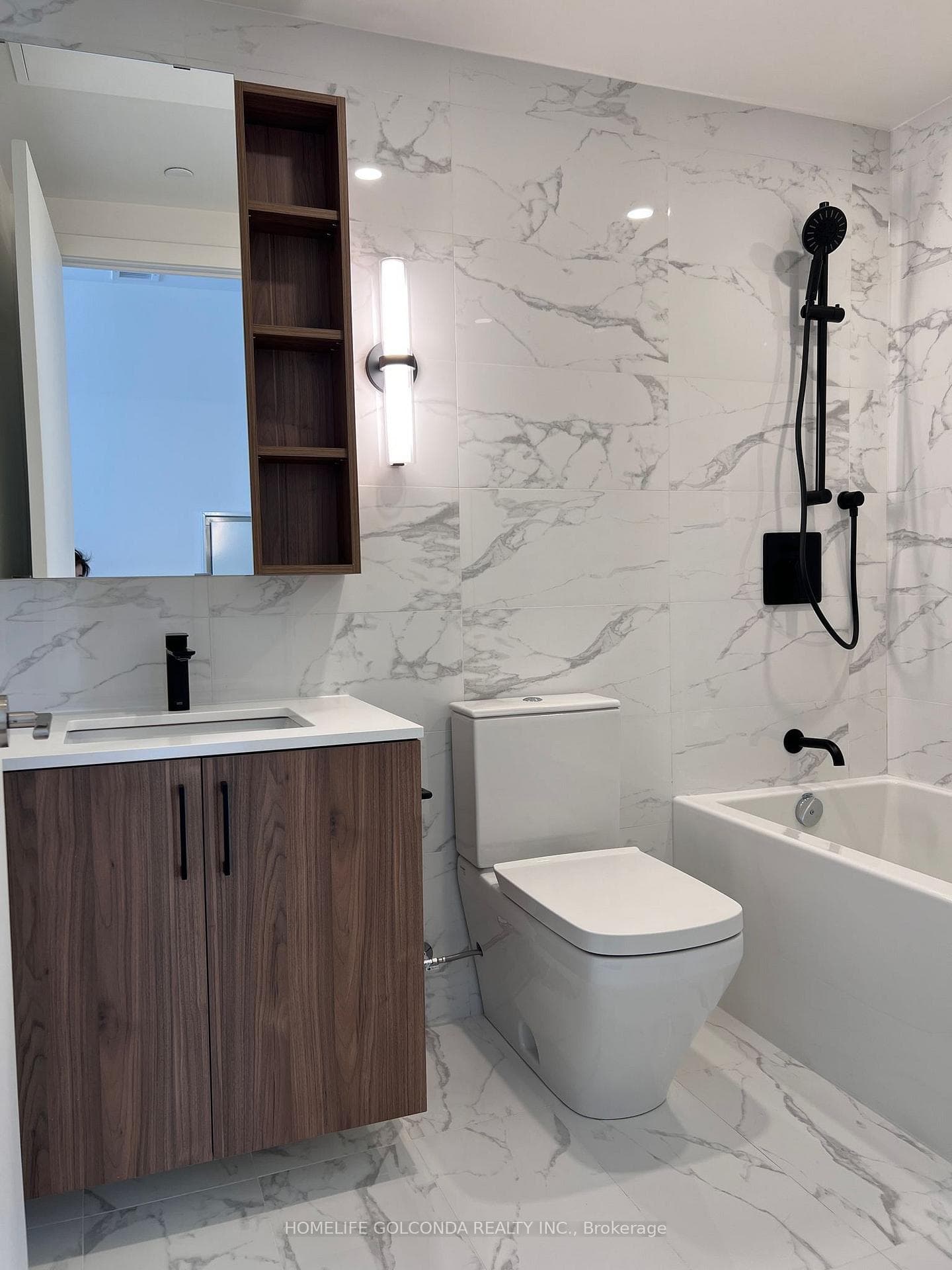 689 The Queensway Way Unit 506 photo 11