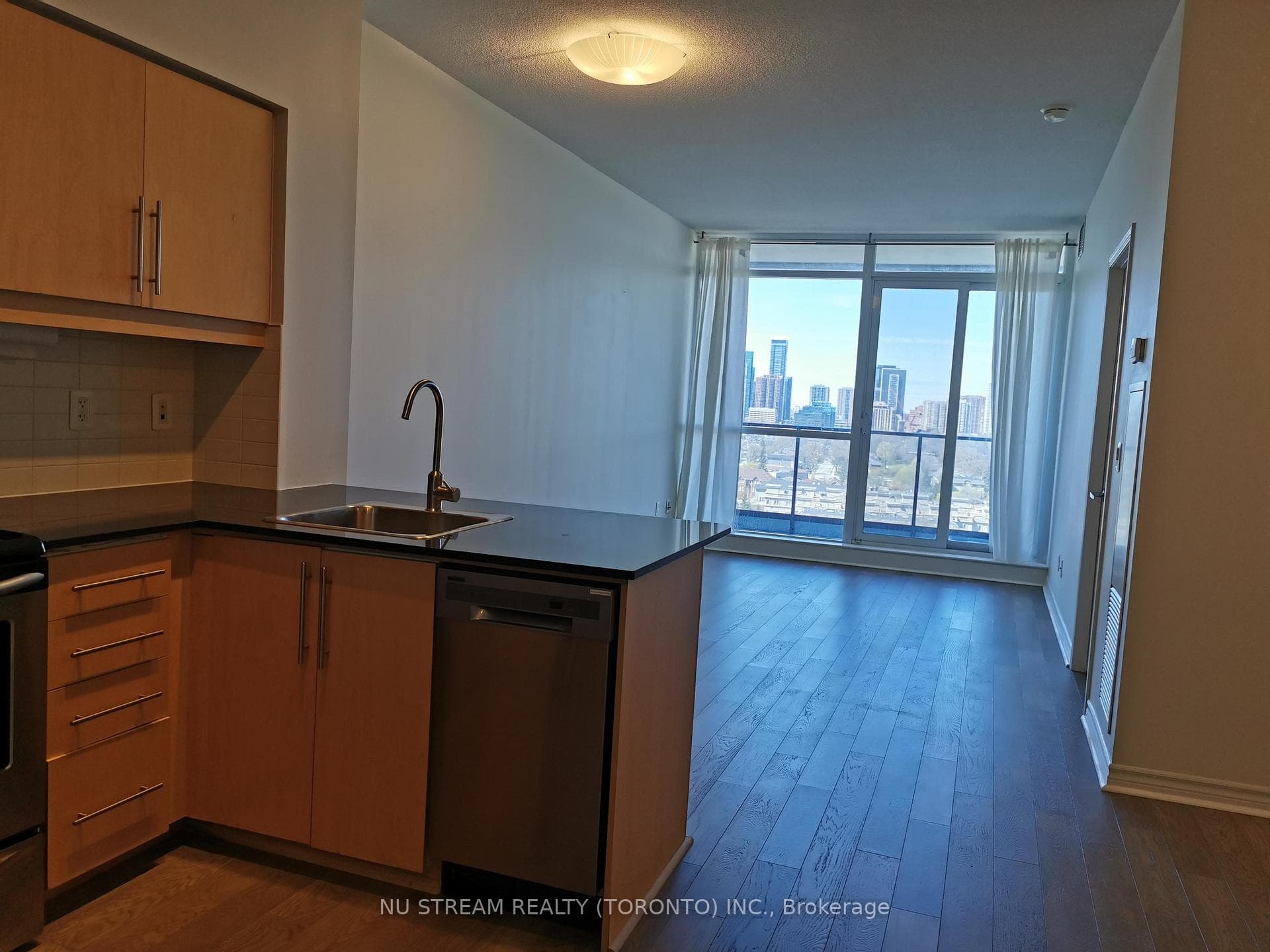 2885 Bayview Avenue Unit 1009 photo 2