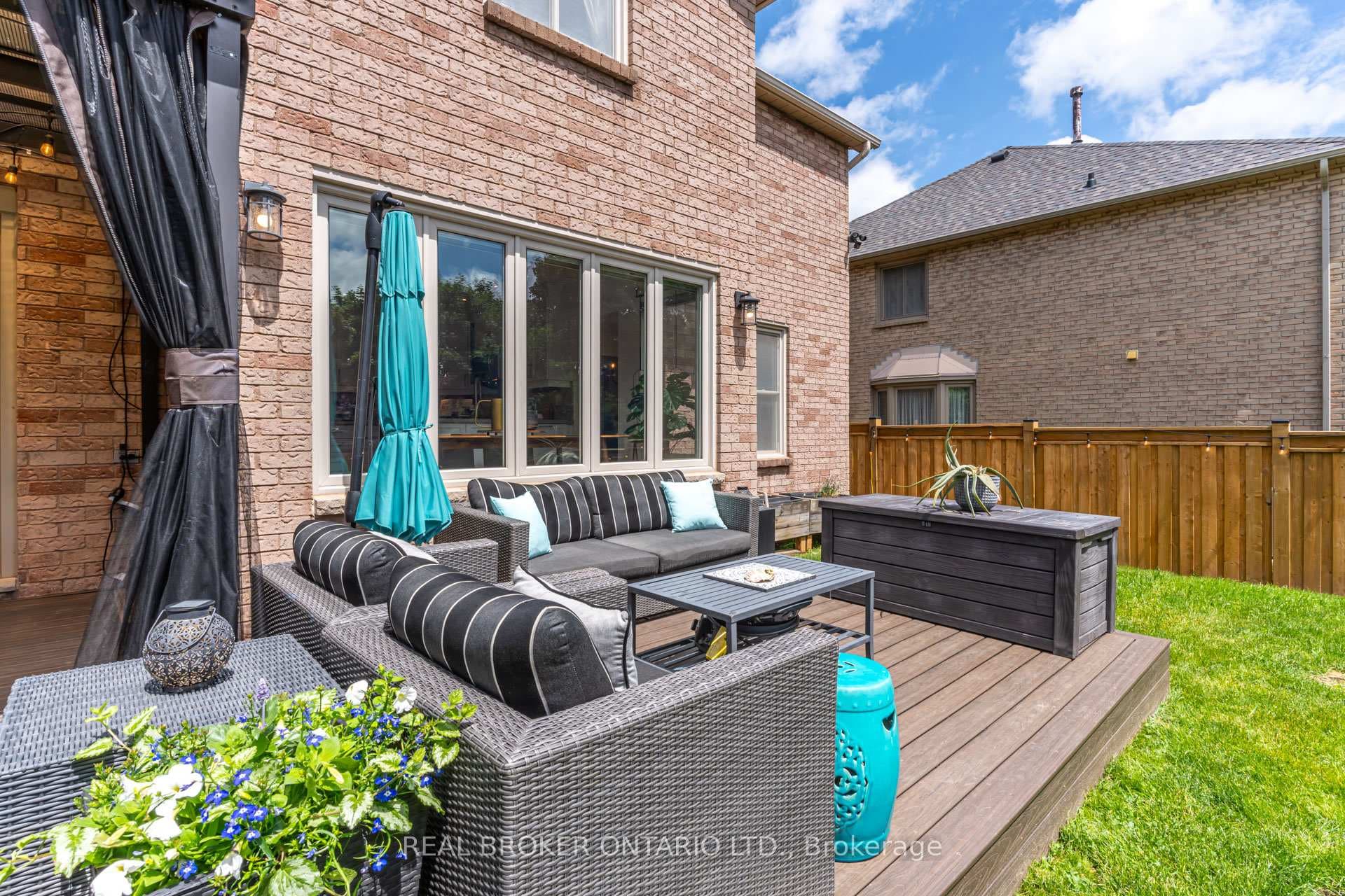 2054 Pelee Boulevard photo 36