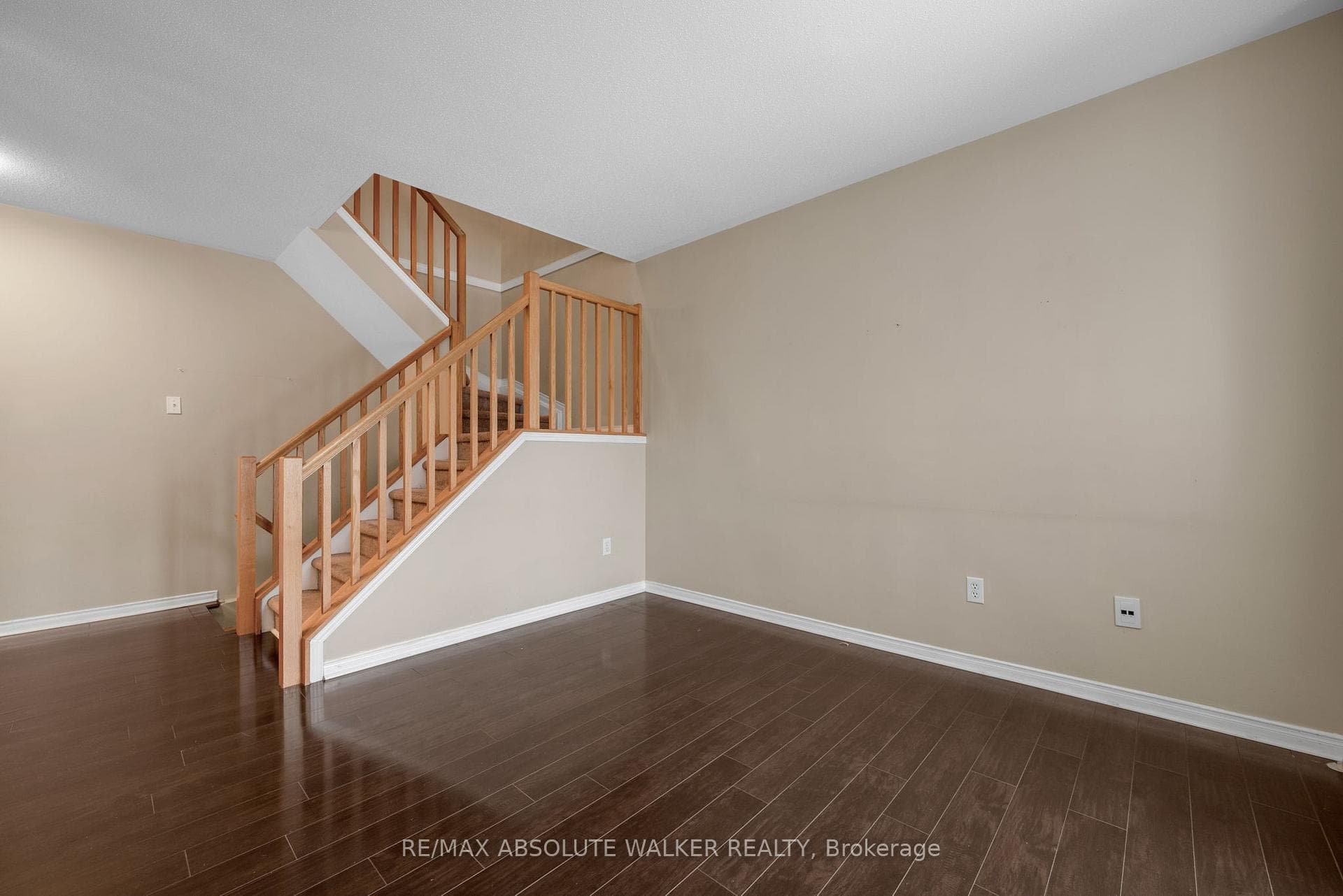 1679 Greywood Drive photo 8