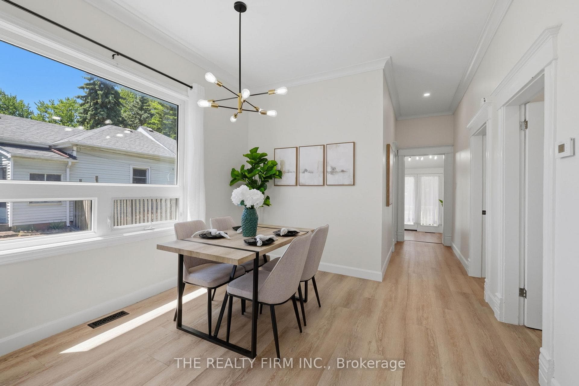 1068 Margaret Street photo 7