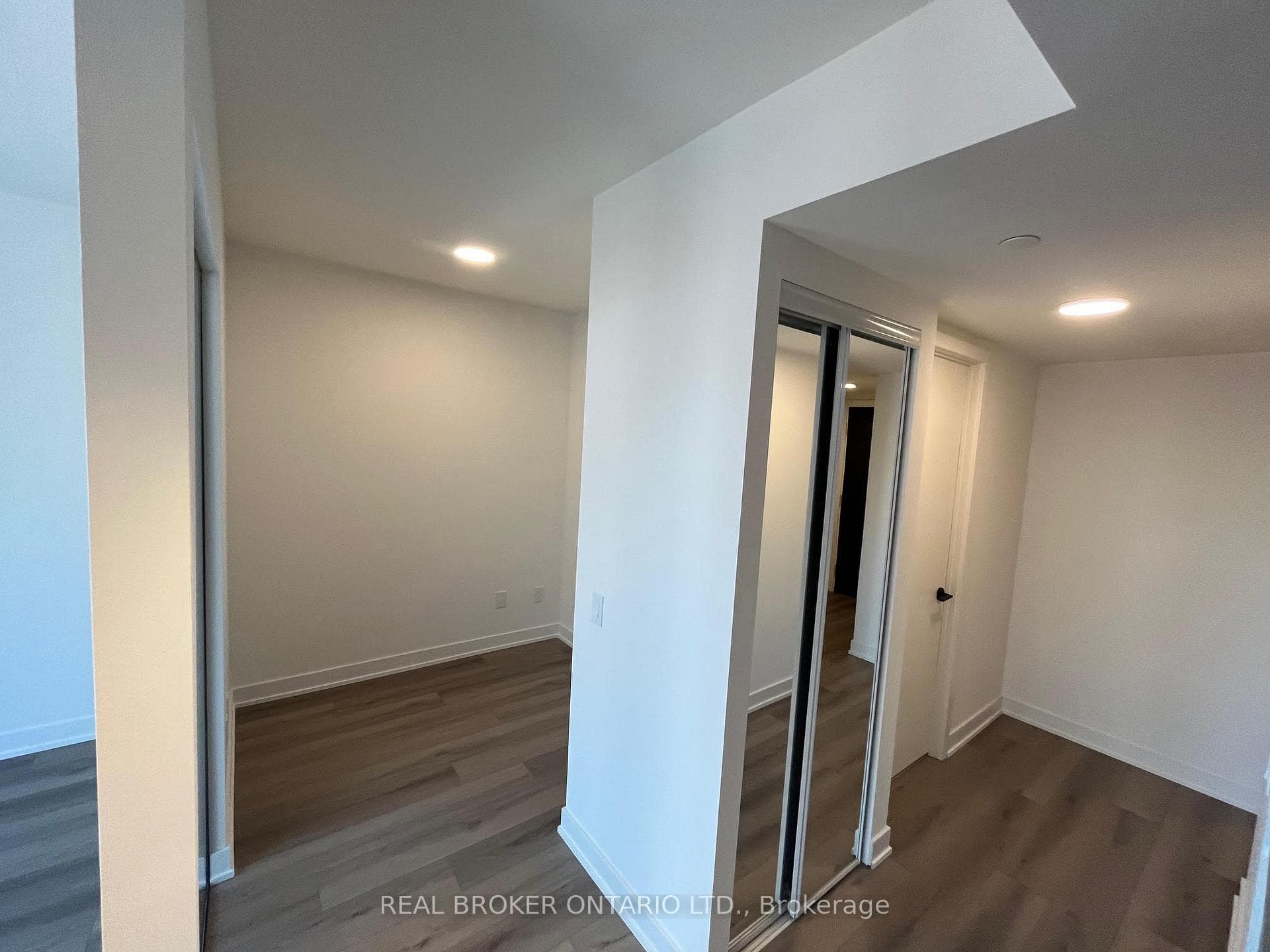 5 Lakeview Avenue Unit 218 photo 8