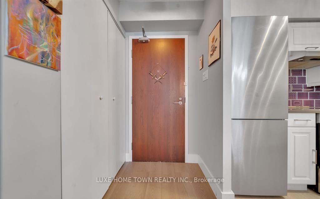 1055 Bay Street Unit 308 photo 3