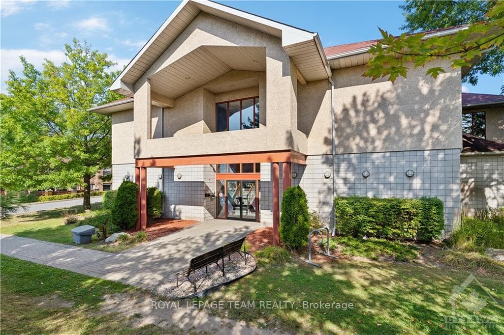 250 BRITTANY Drive Unit 210 photo 22