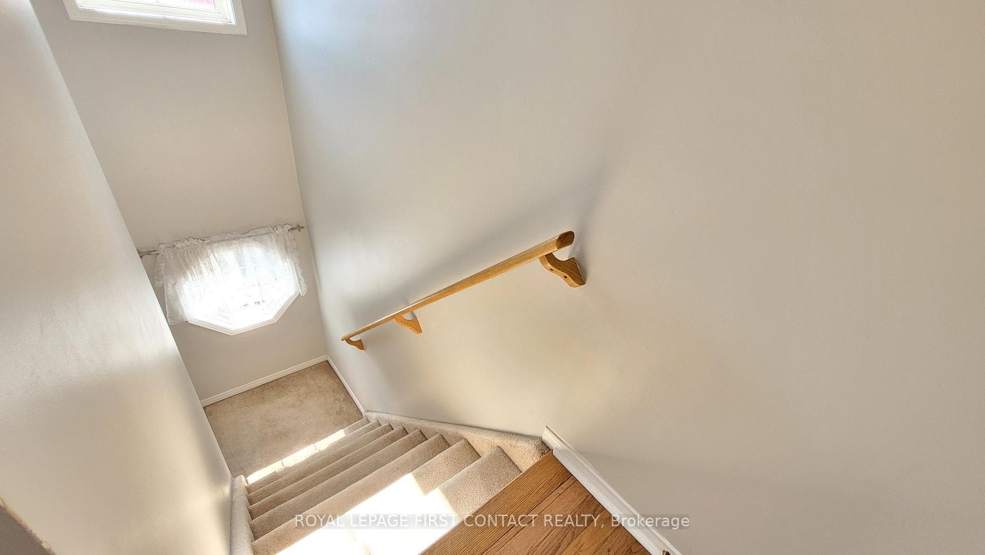 112 Nathan Crescent photo 15