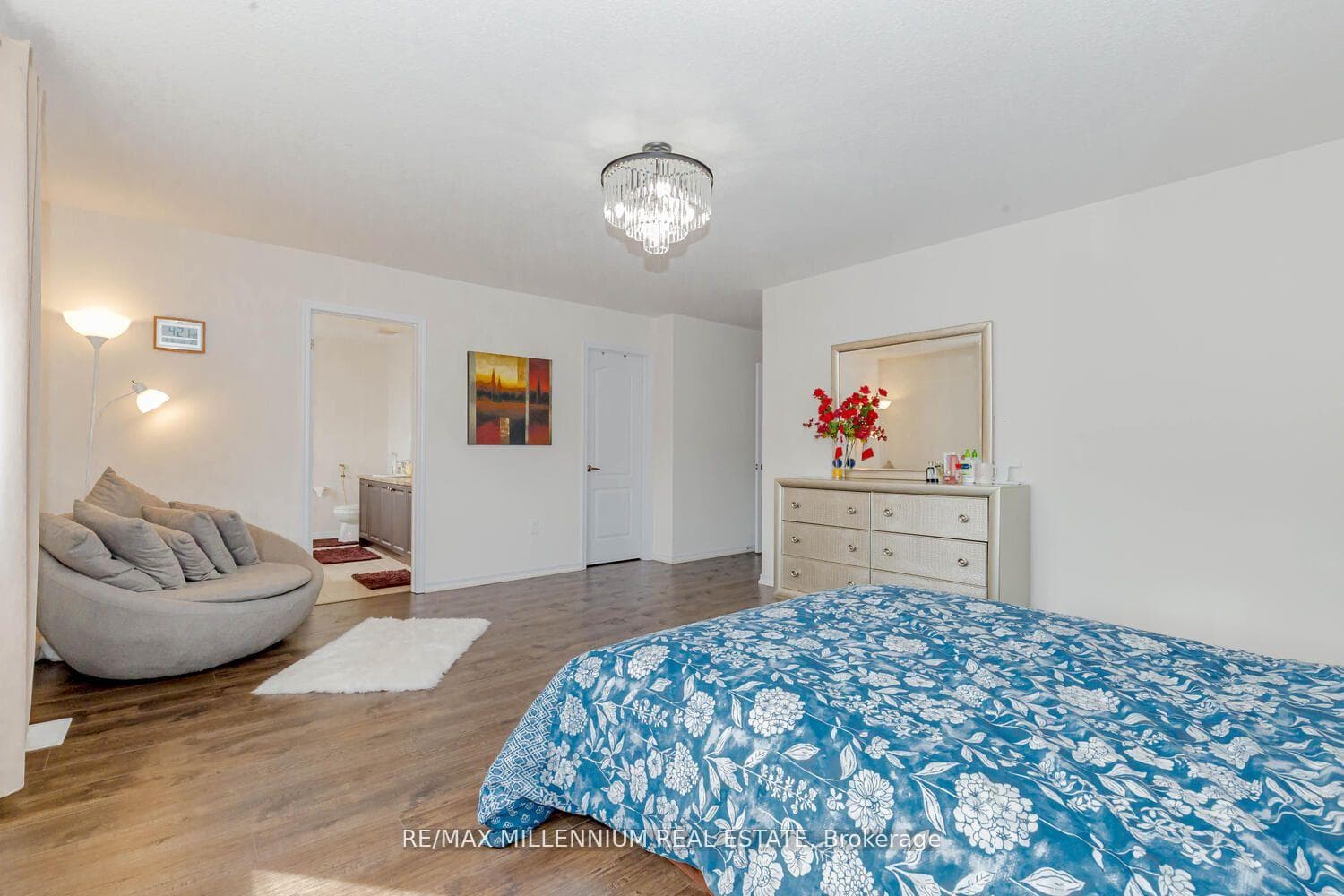 31 Royal Coachman Way photo 25