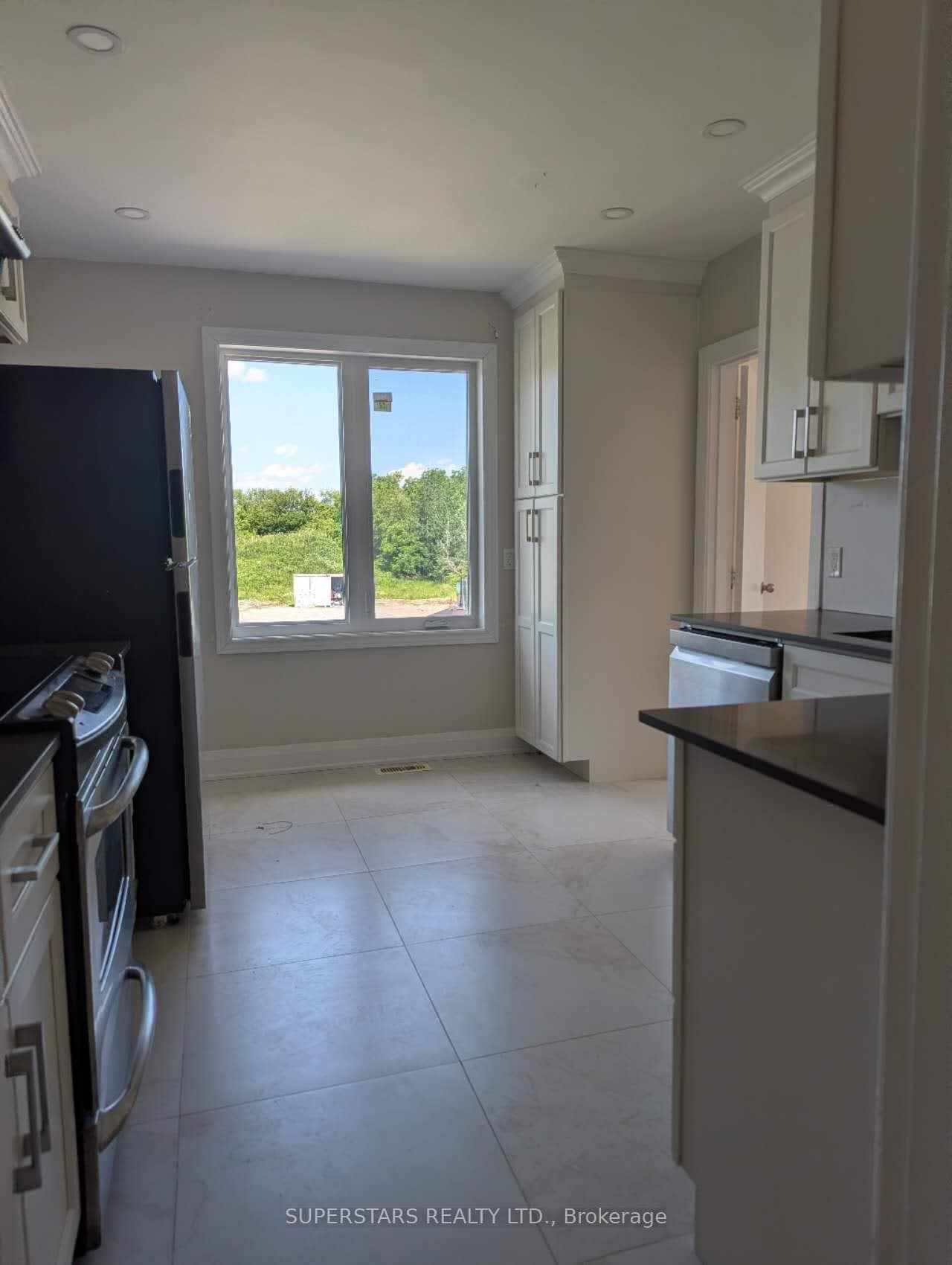 206 Lindsay Street Unit Upper photo 6