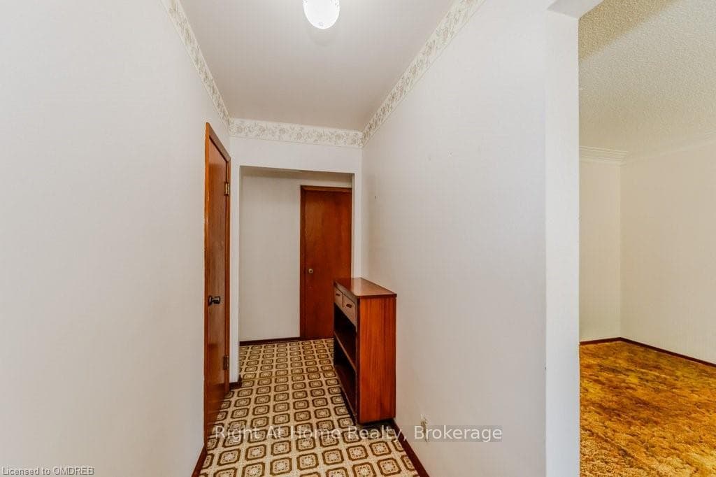 45 SUFFOLK Avenue photo 5