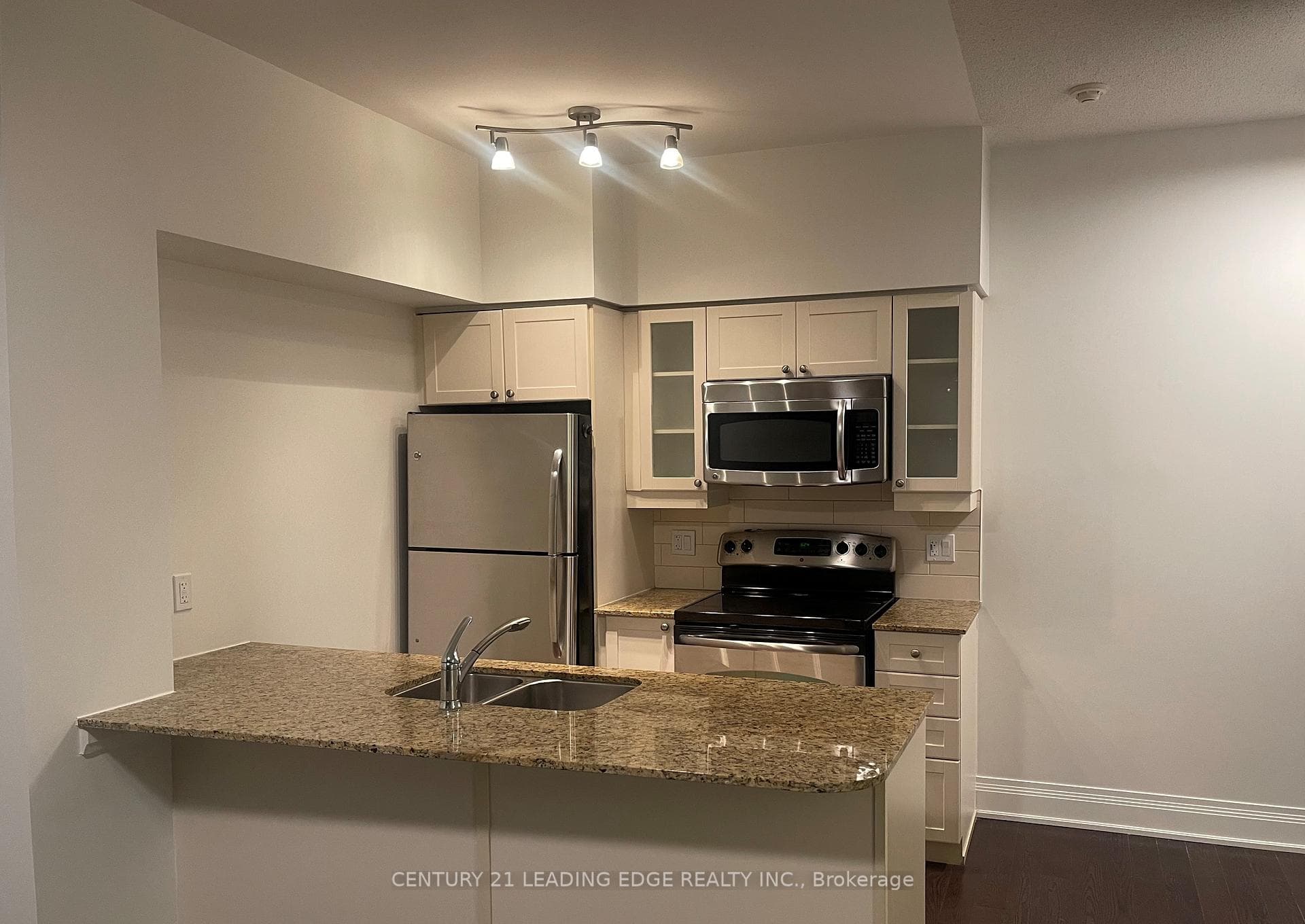 2191 Yonge Street Unit 3606 photo 8