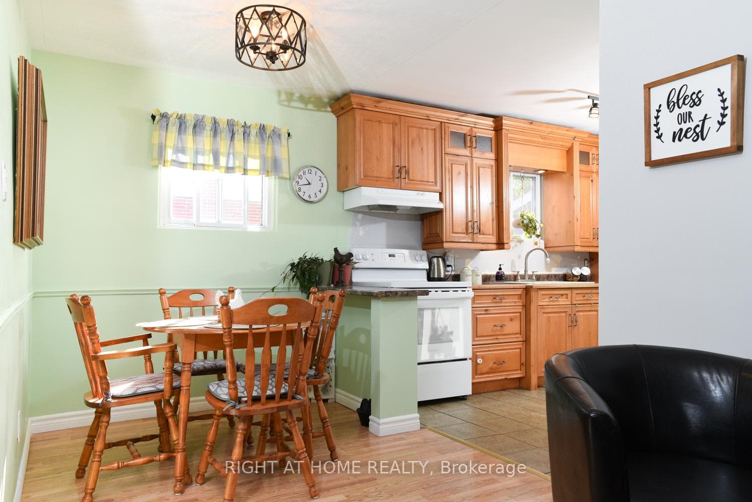 15 Bainbridge Street photo 6
